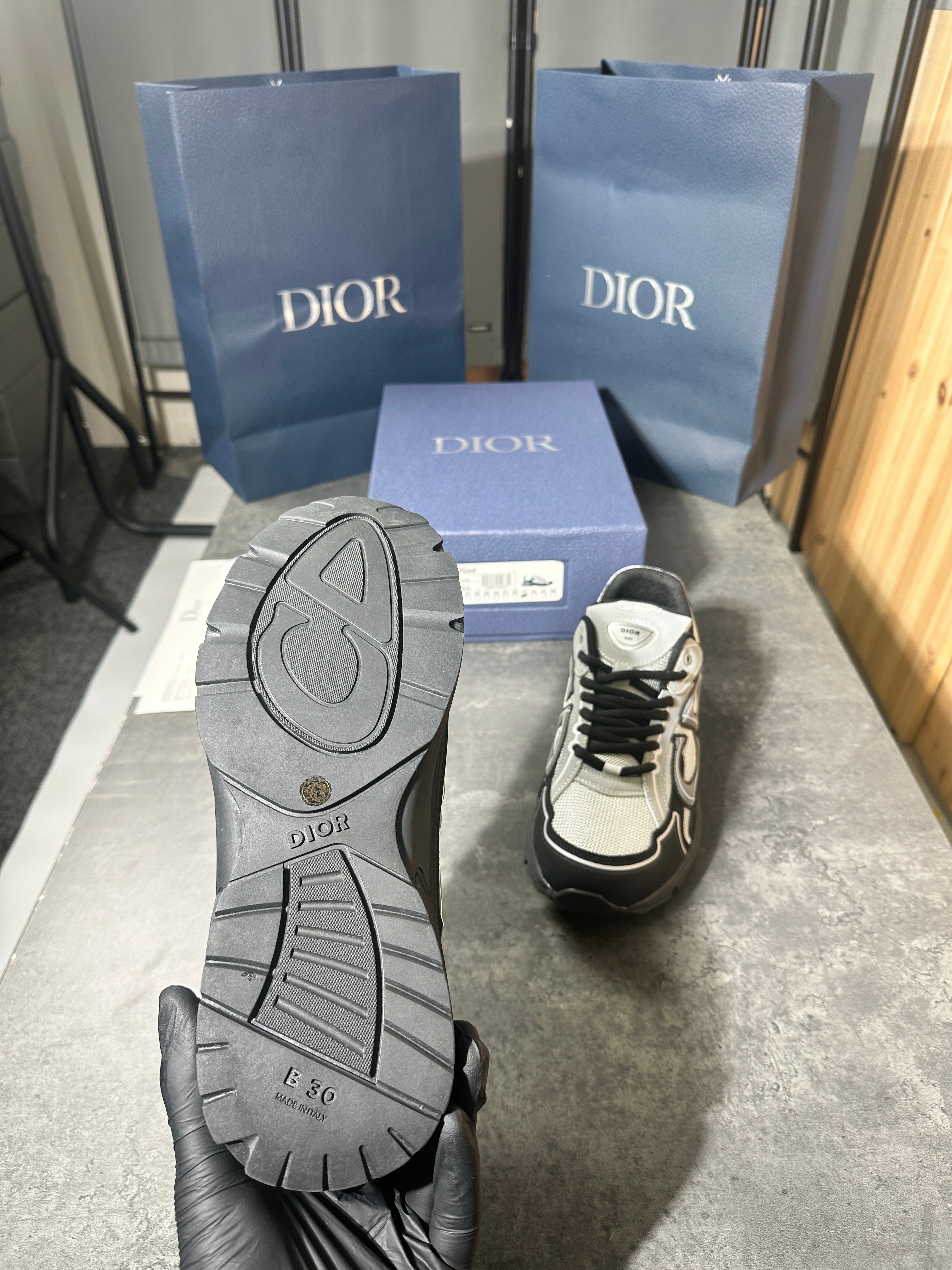 Dior - b30 black and grey