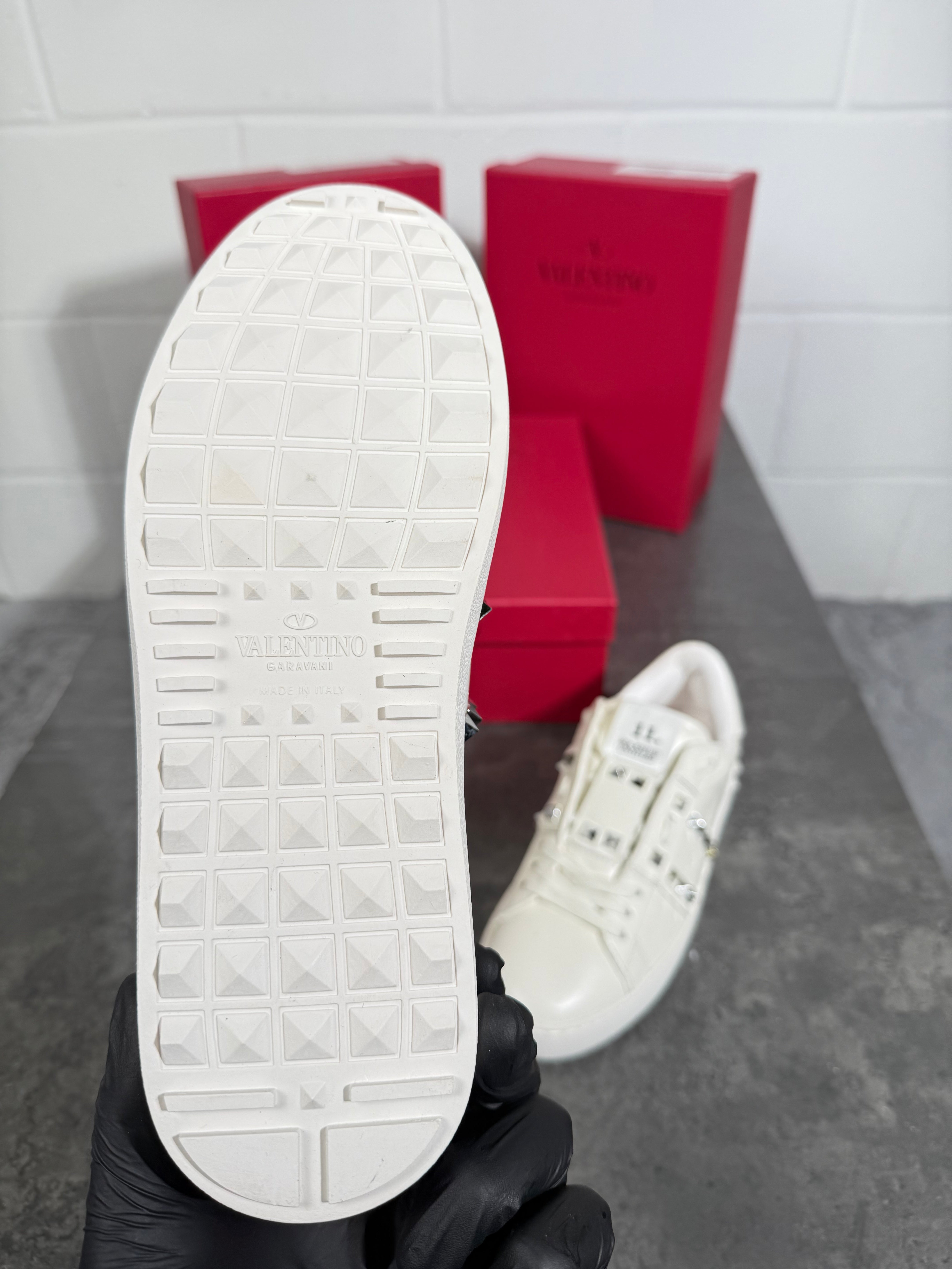 Ladies VLTN trainers white