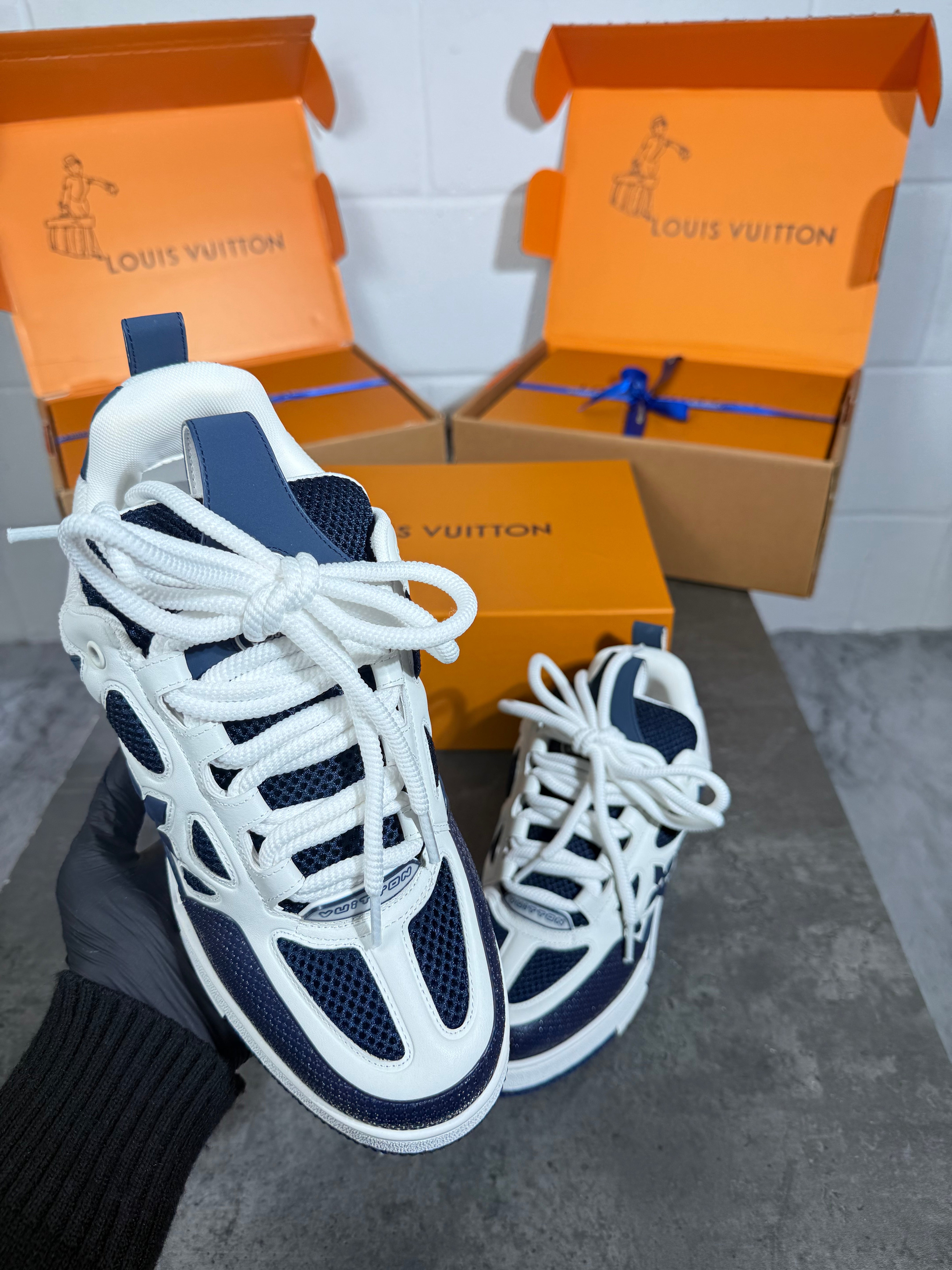 Lv skates navy