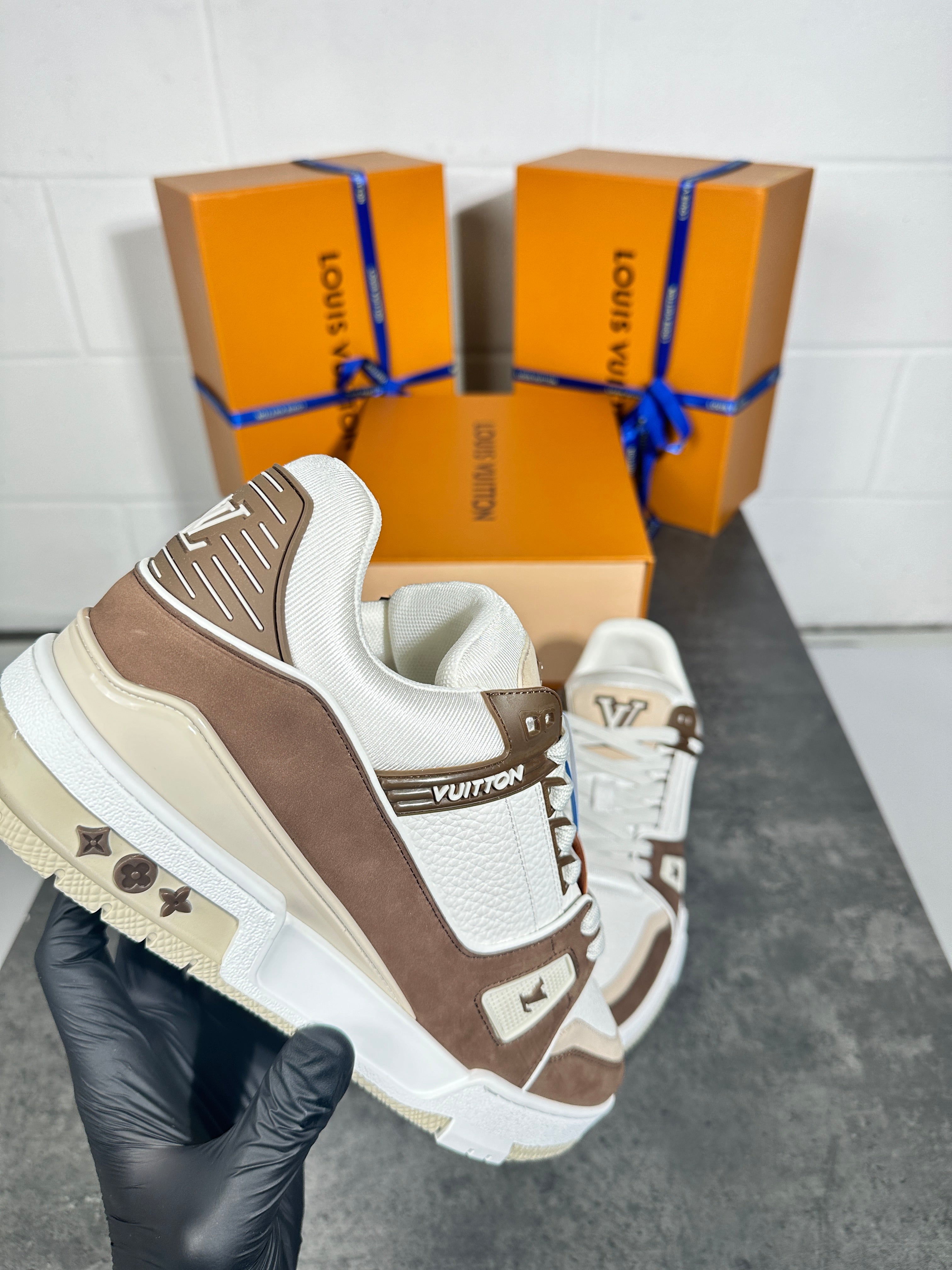 Lv trainers white n brown