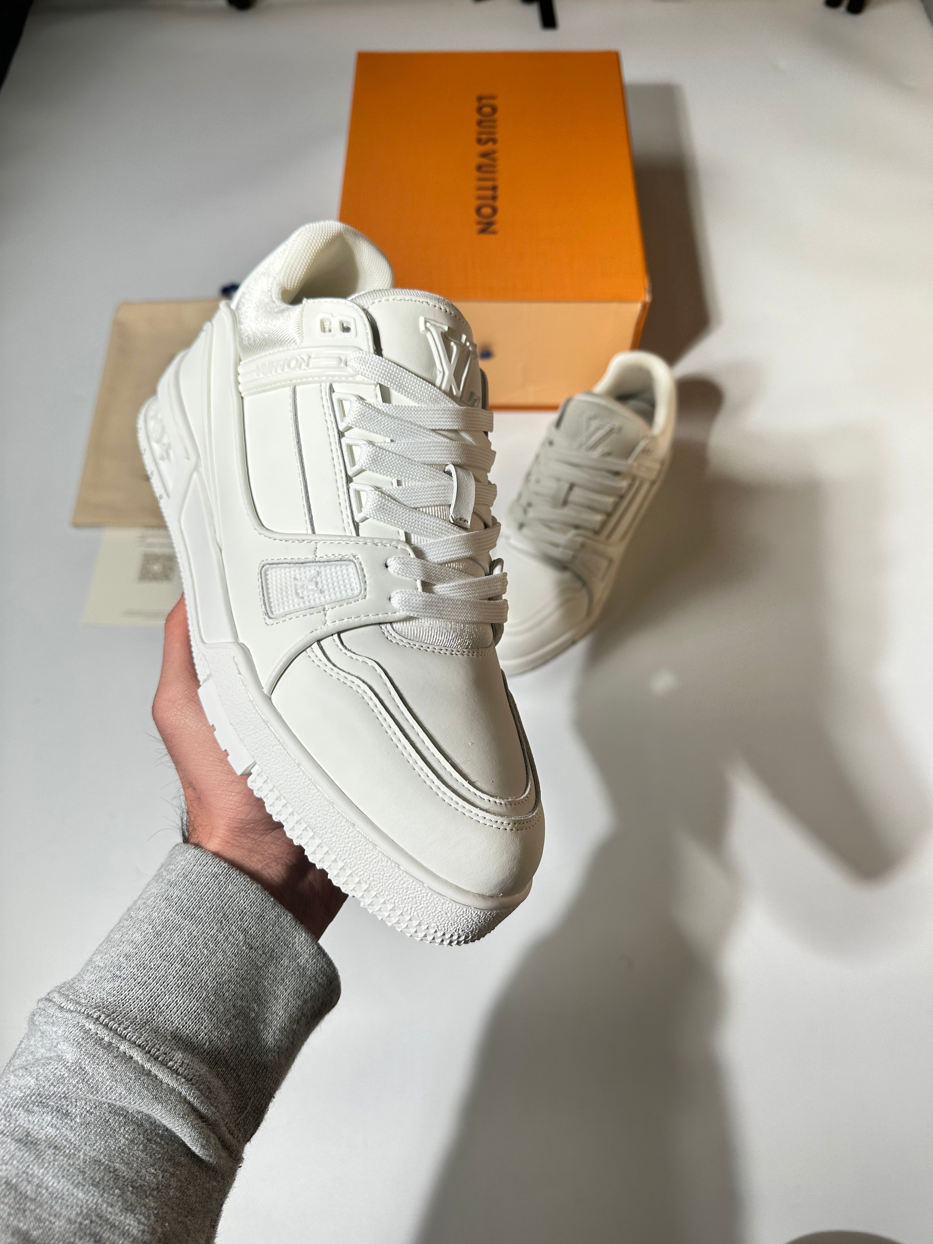 (pre-order)Louis Vuitton full white sneakers