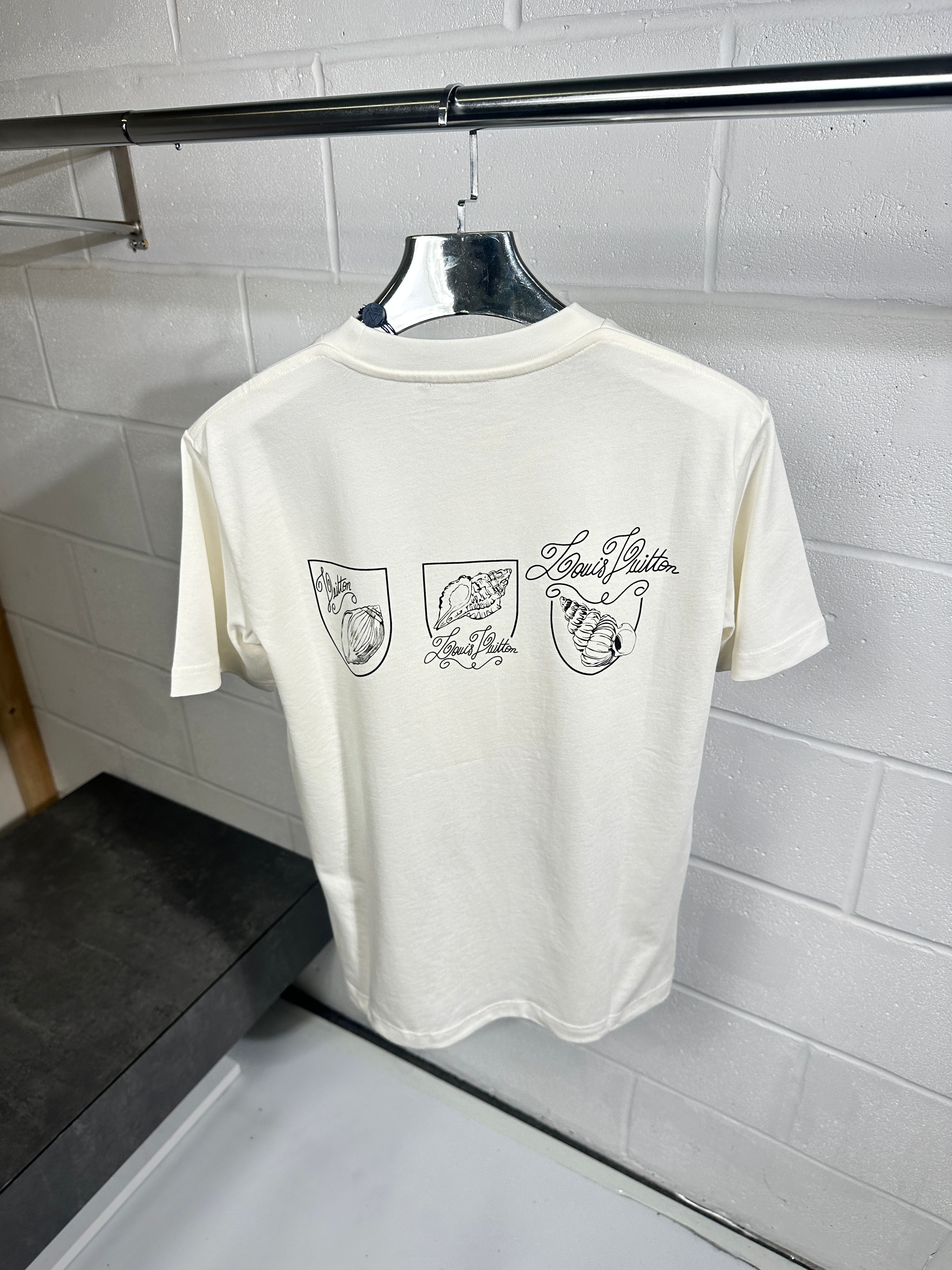 Lv tee white