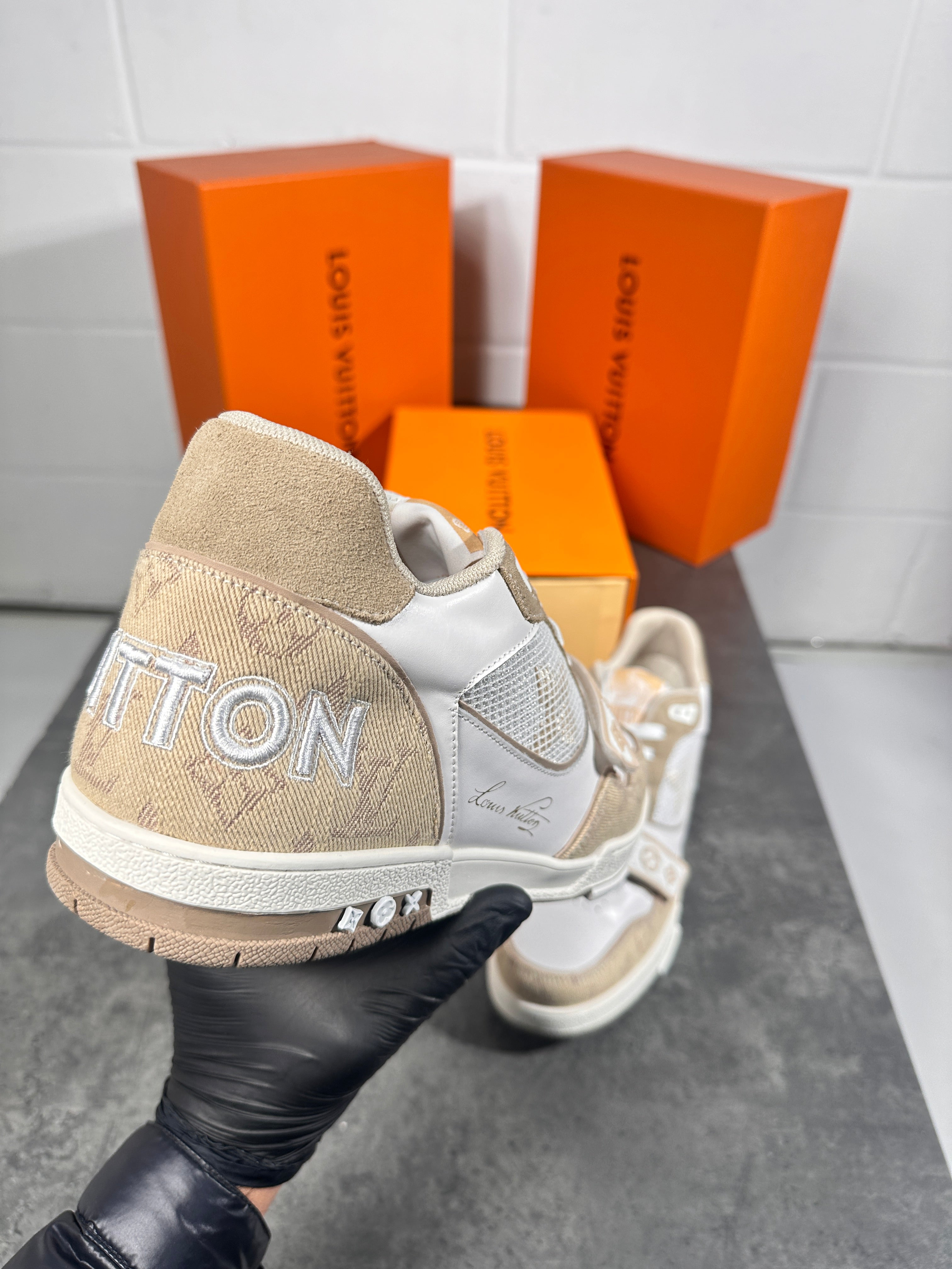 Lv trainer beige