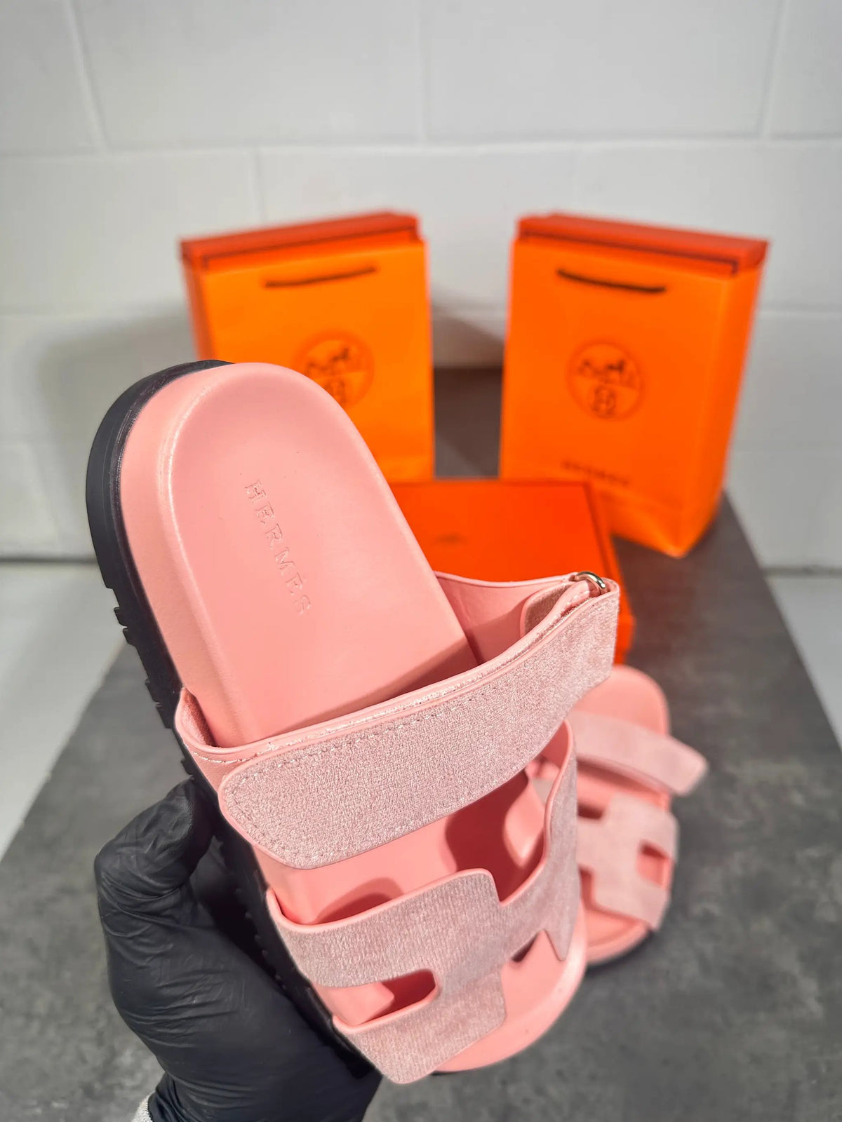 Hermes ladies pink slides Stock supplier