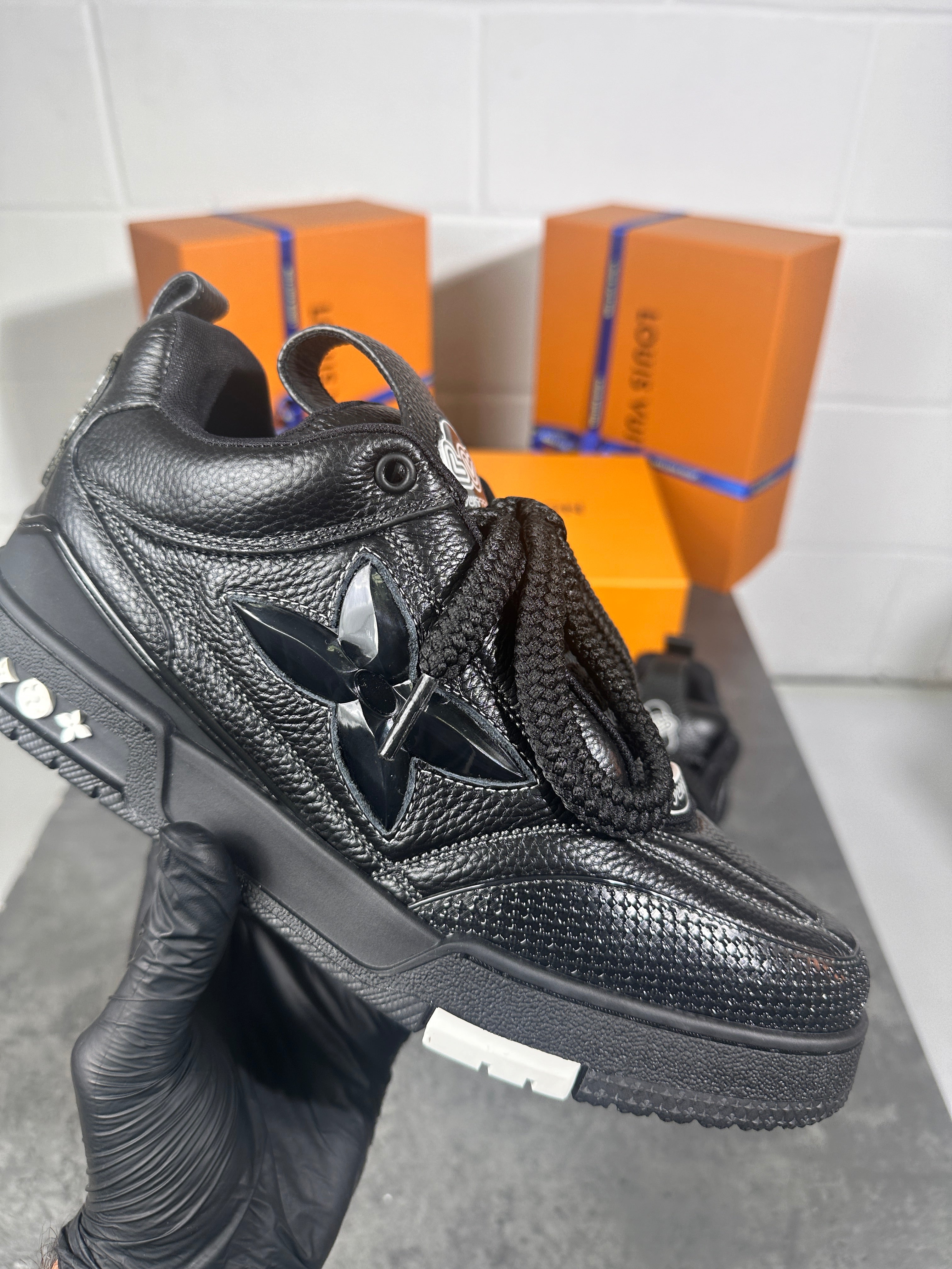 Lv skates full black