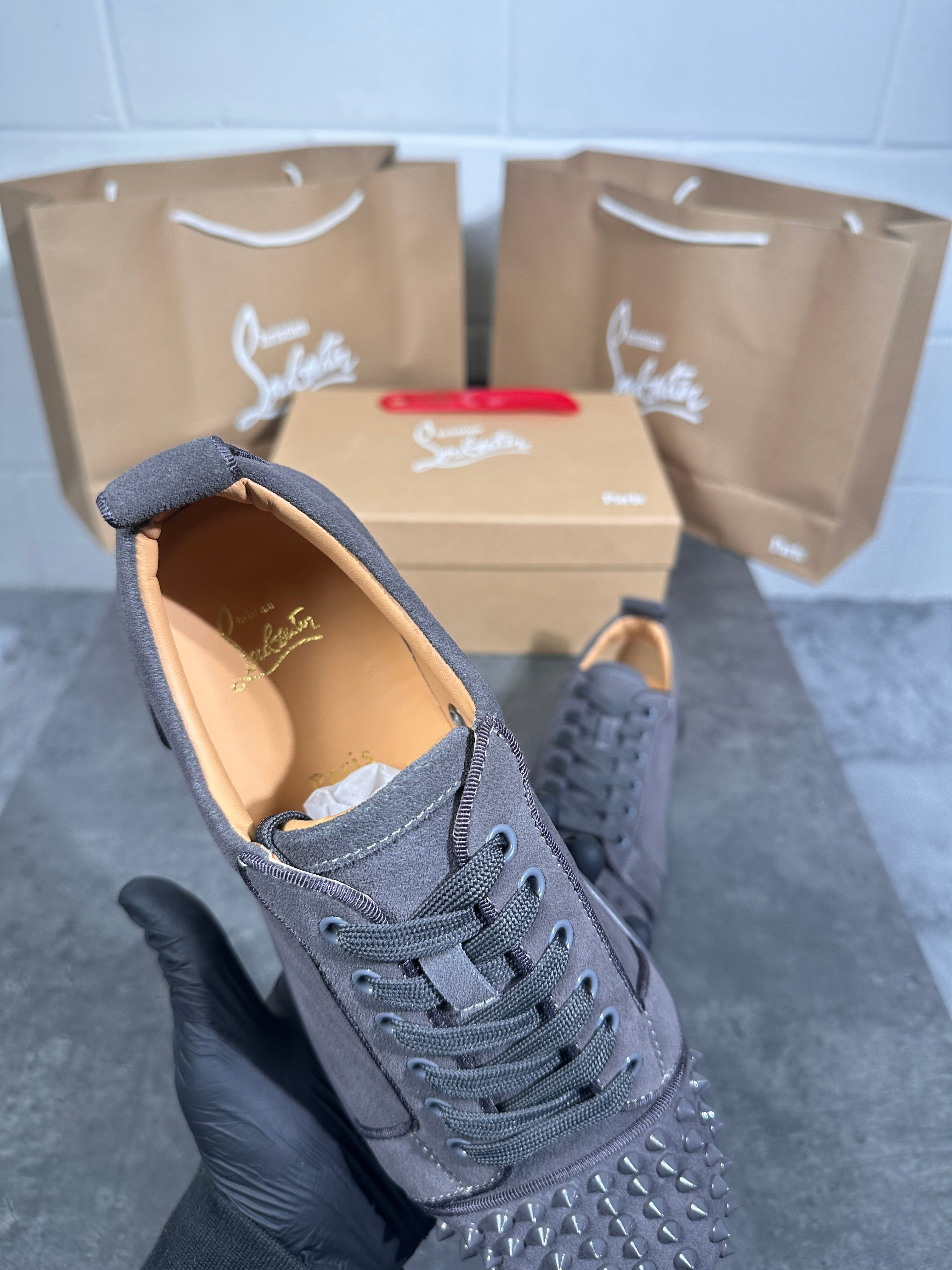 Loubtin trainer grey