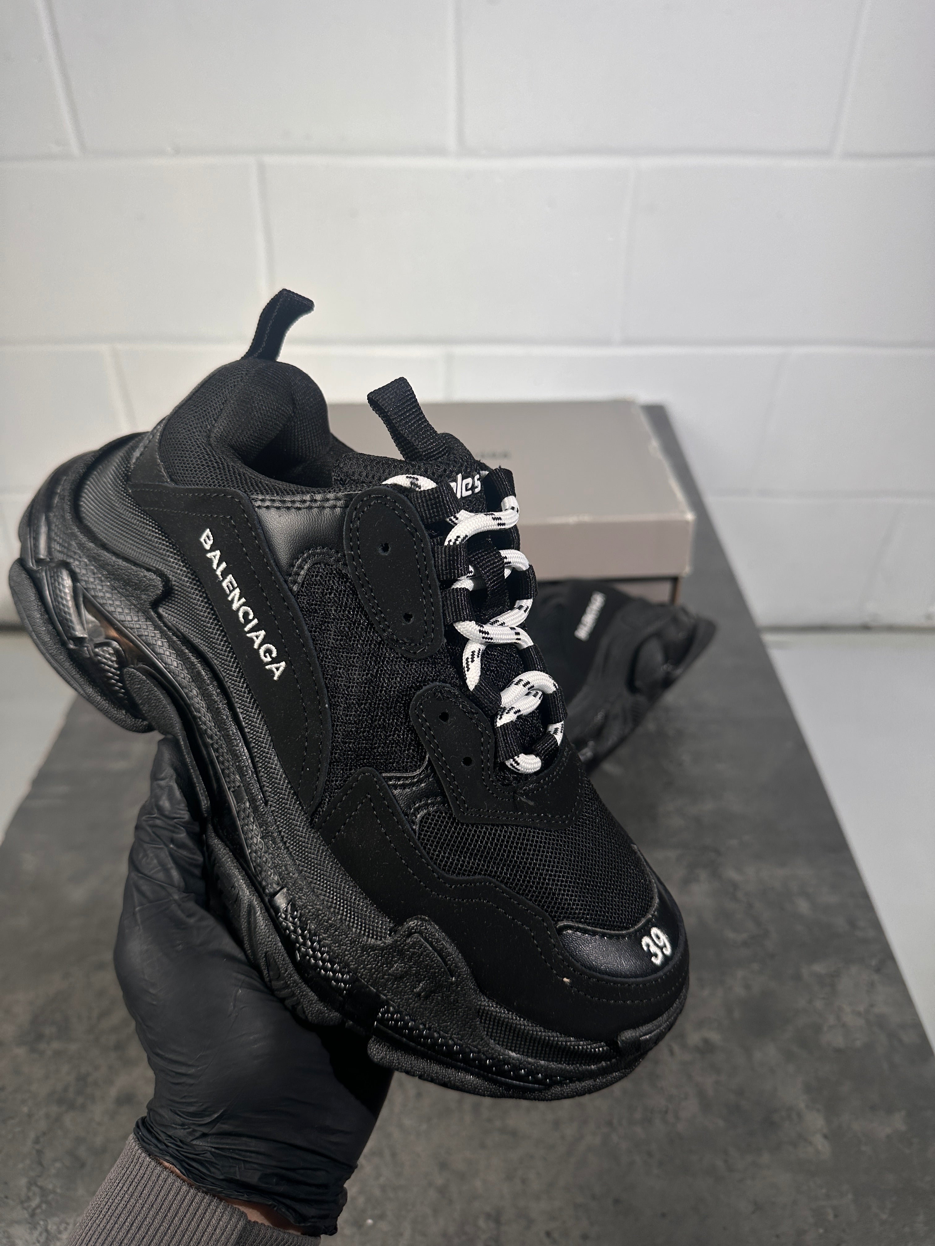 Balenciaga triple sss