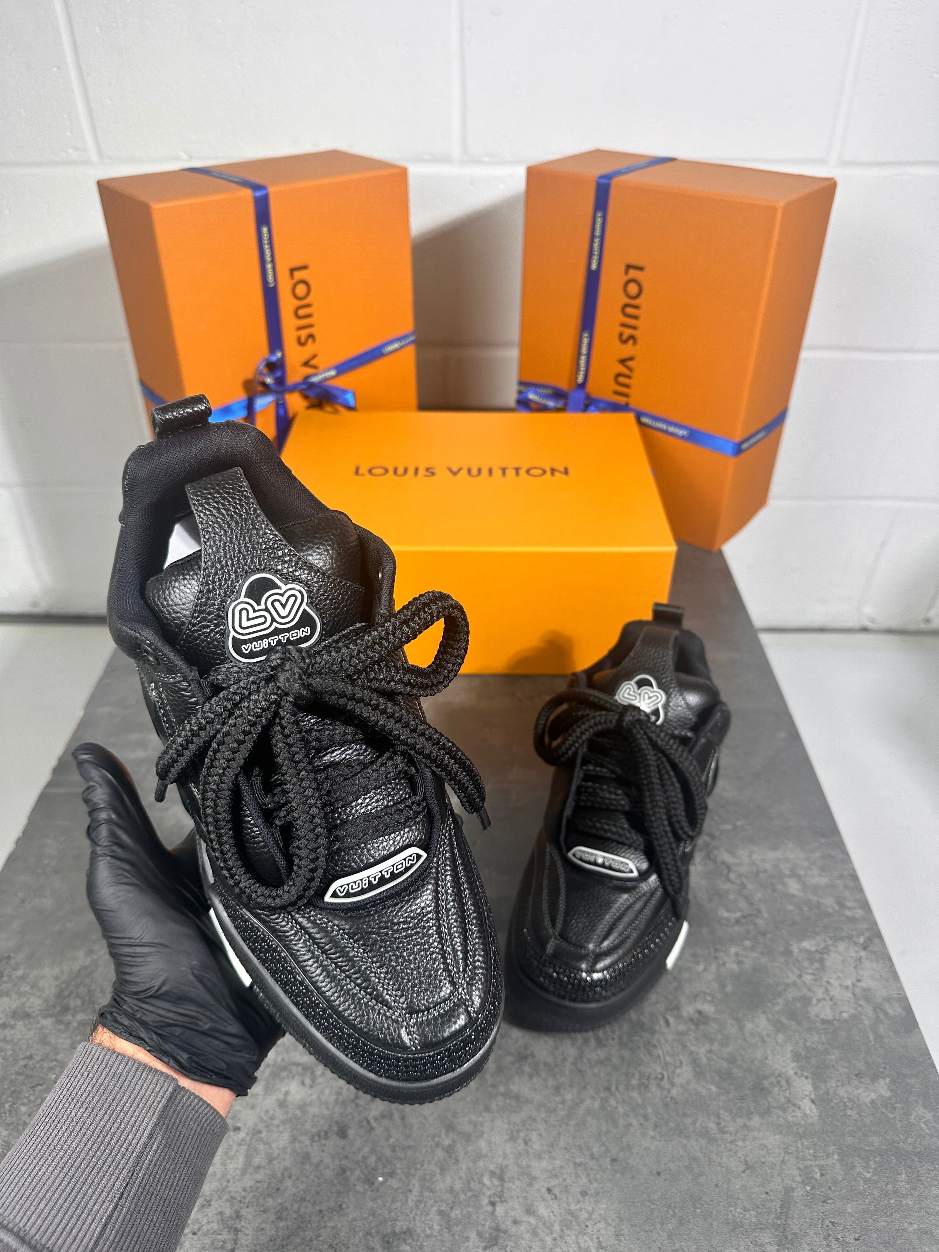 Lv skates full black