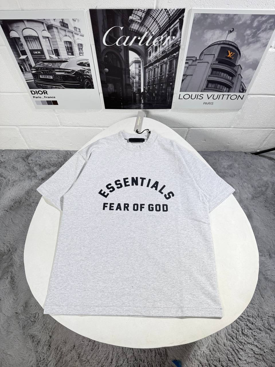 ESSNTL TSHIRT