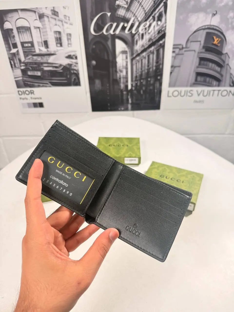 UCCI WALLET MENS Stock supplier