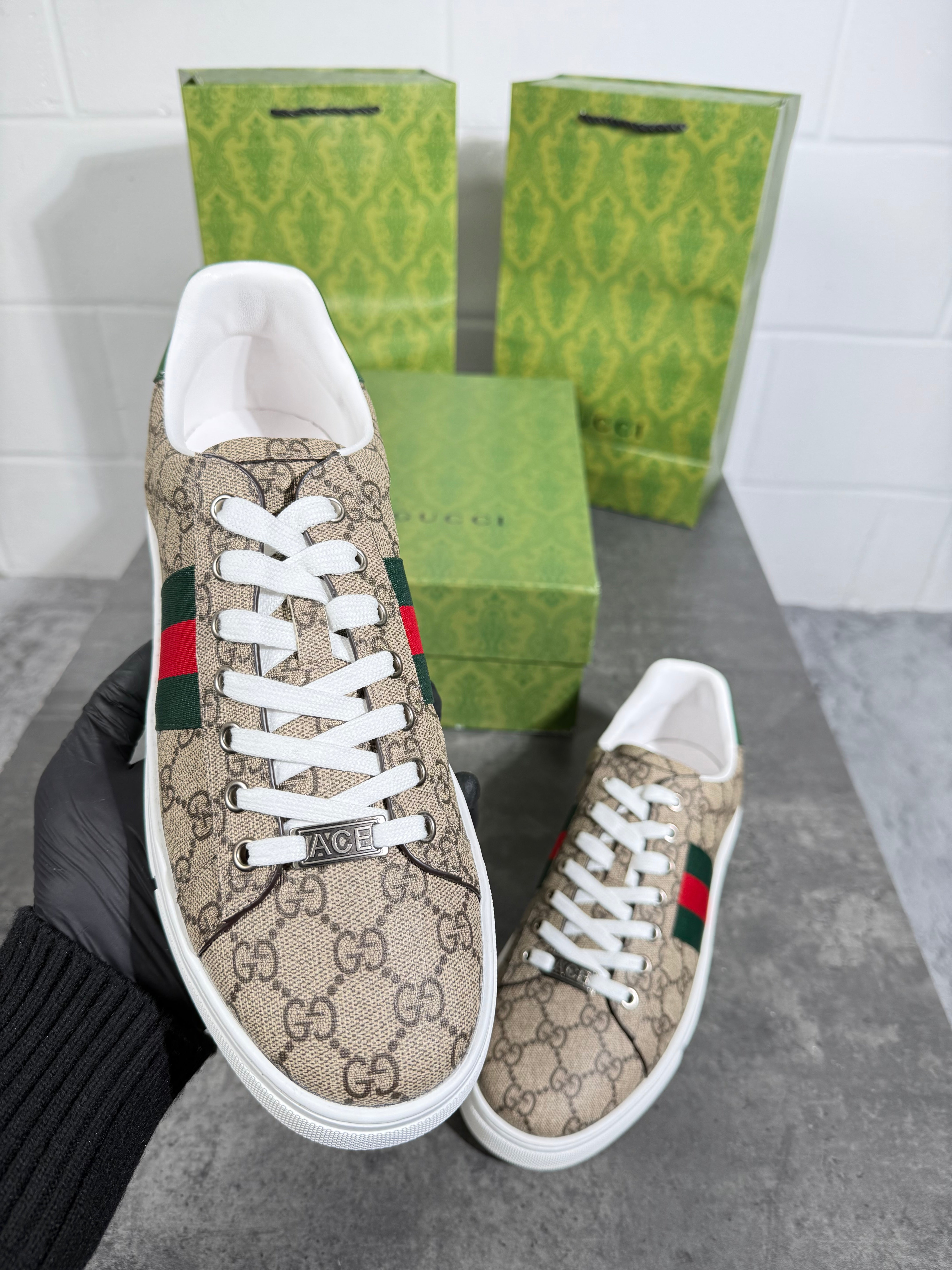 Gucci sneakers brown