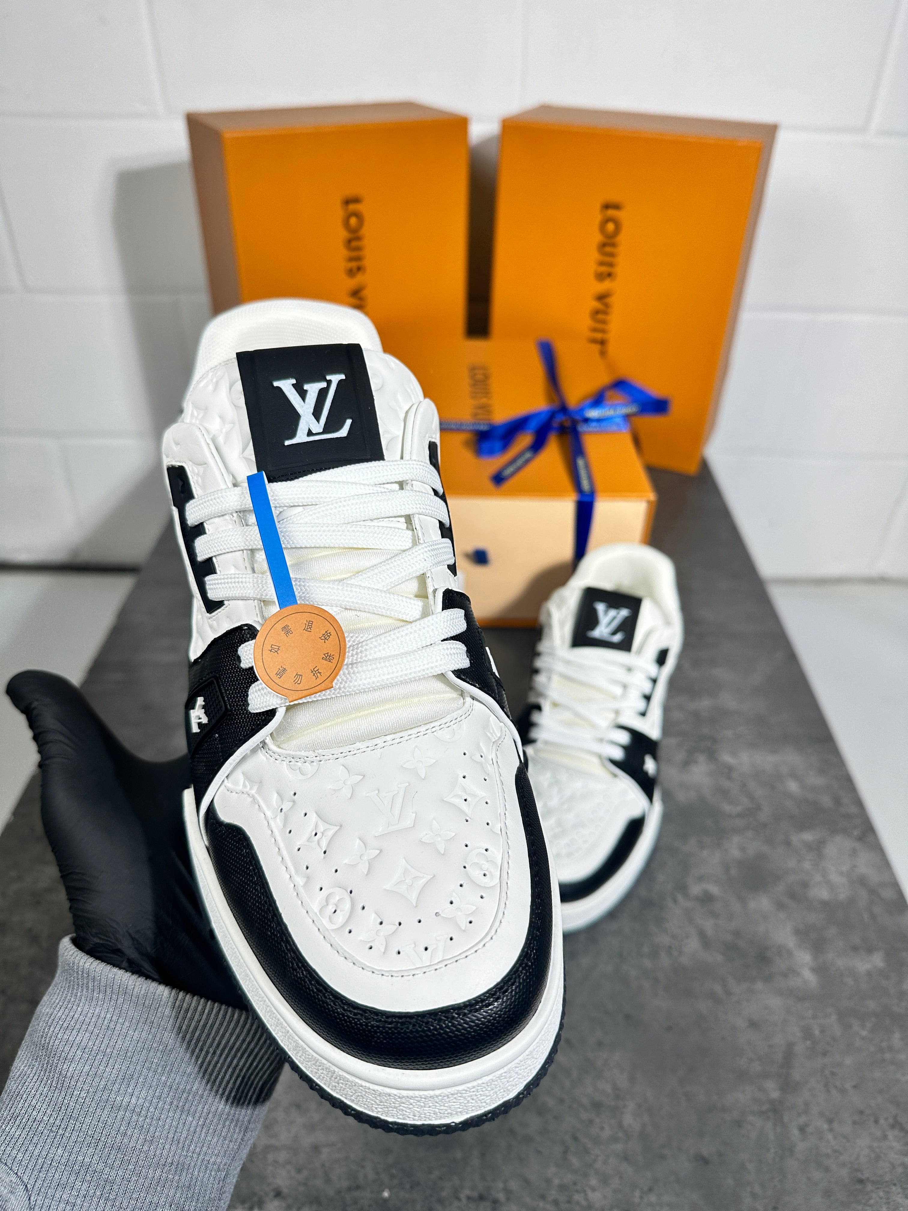 (pre-order)Lv - sneakers black