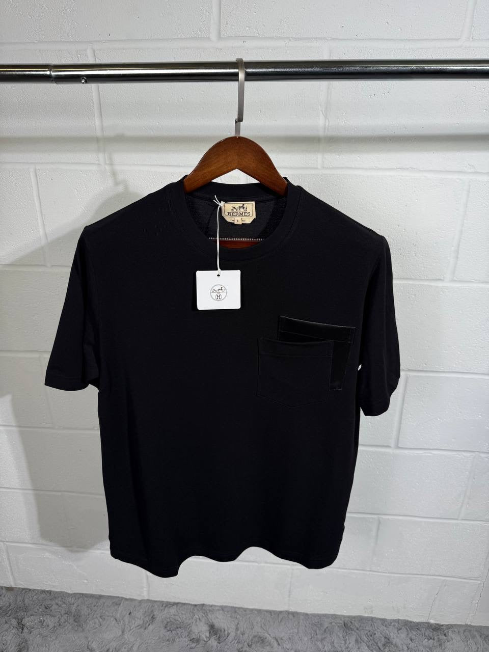 ERMES TEE BLACK