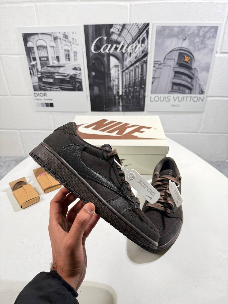 TRAVIS TRAINERS BROWN