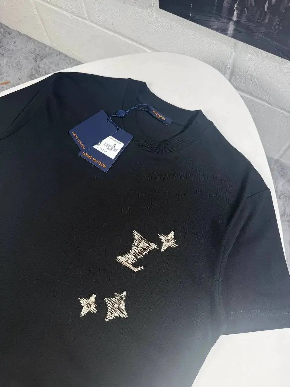 LVE EMBROIDERED TSHIRT by Stock supplier