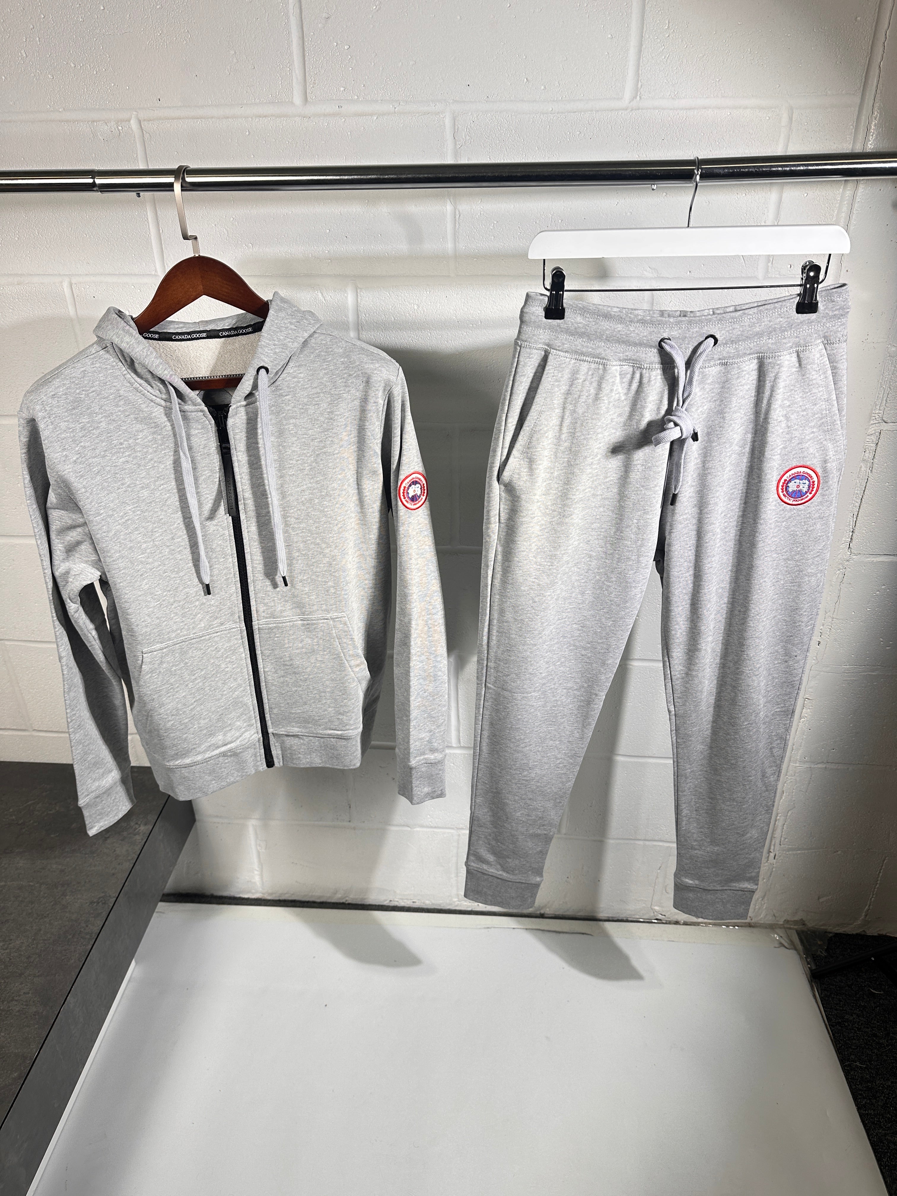 Canada goose tracksuit grey