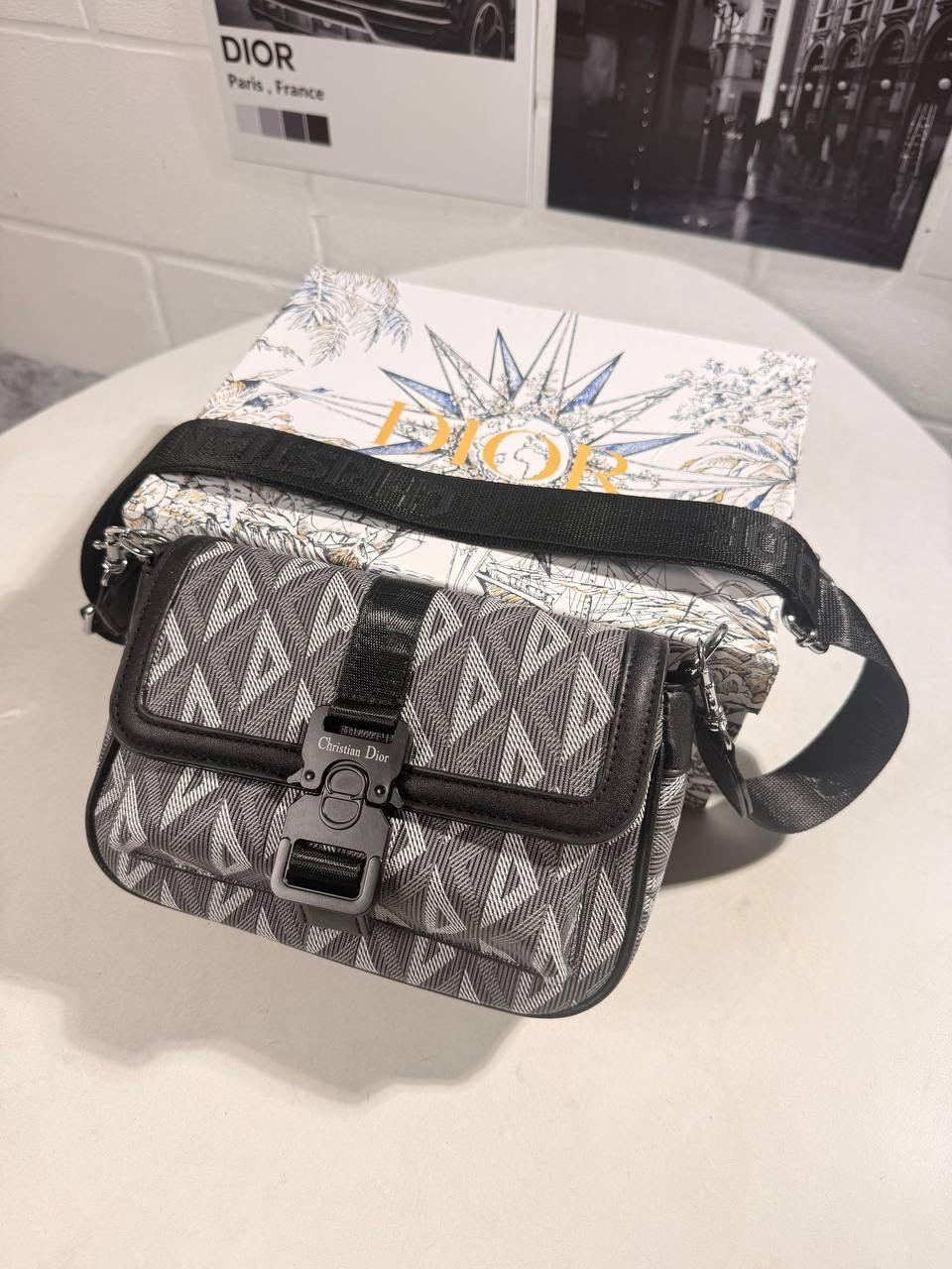 IOR MESSENGER BAG Stock supplier