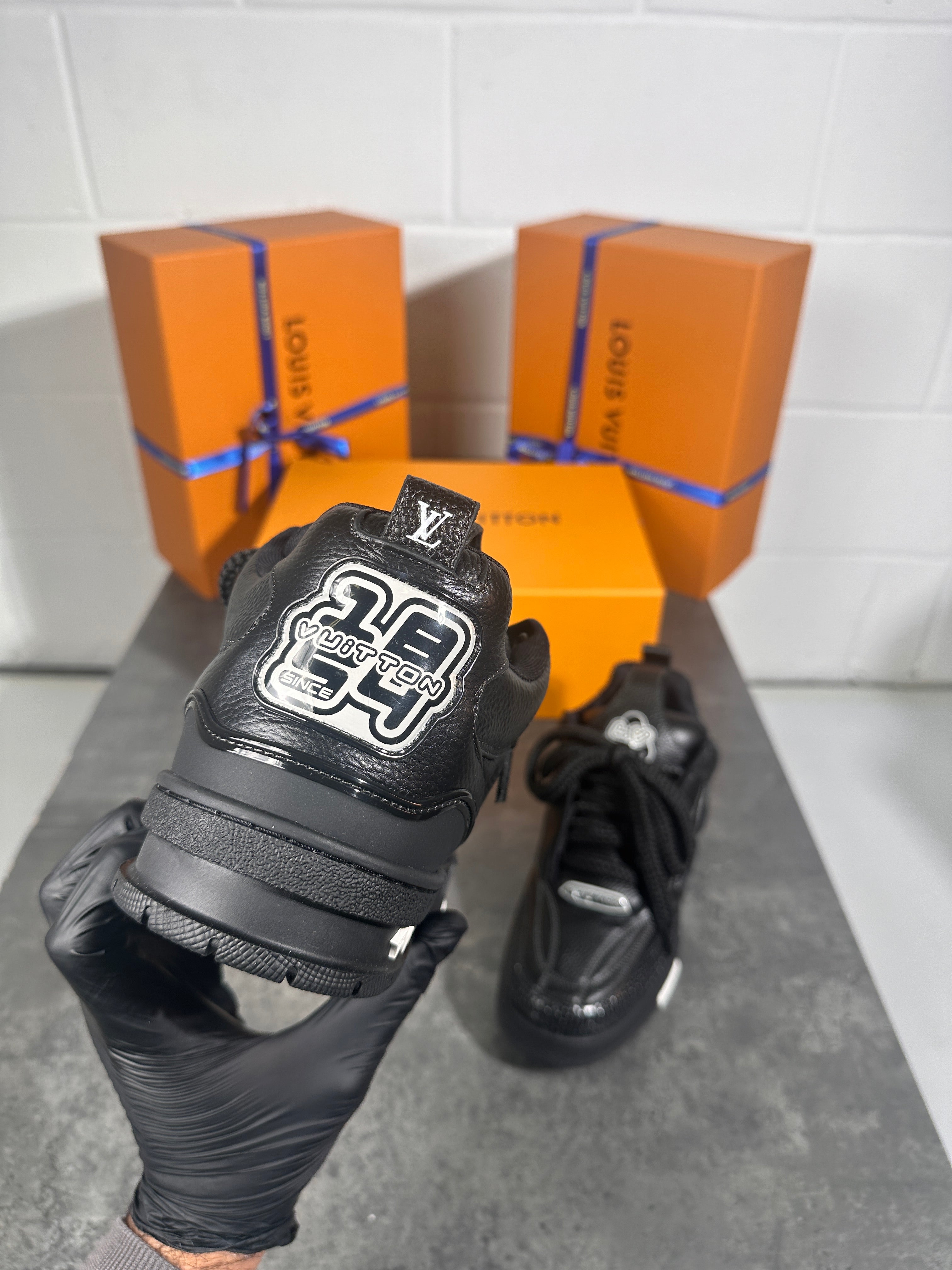 Lv skates full black