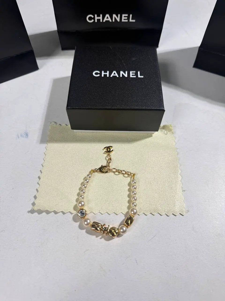 CHNL LOGO BRACELET by Stock supplier