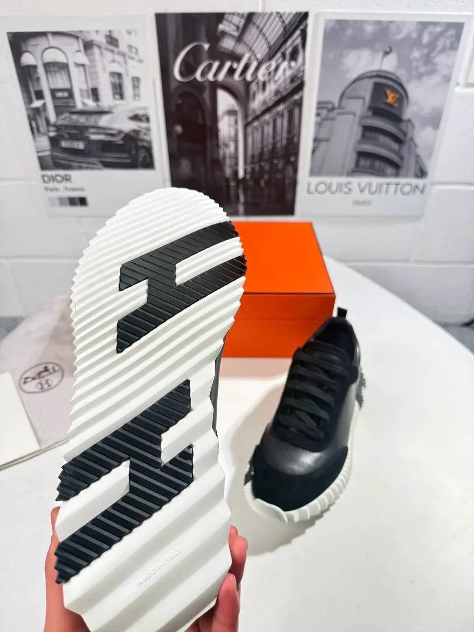 HRMS BOUNCE BLACK AND WHITE (Pre Order) by Stock supplier