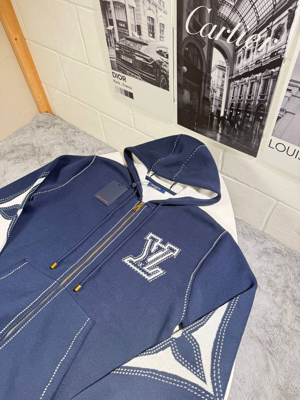 LVE GRAPHIC INTARSIA HOODIE