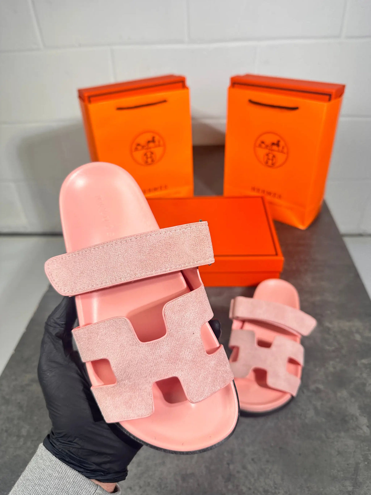 Hermes ladies pink slides Stock supplier
