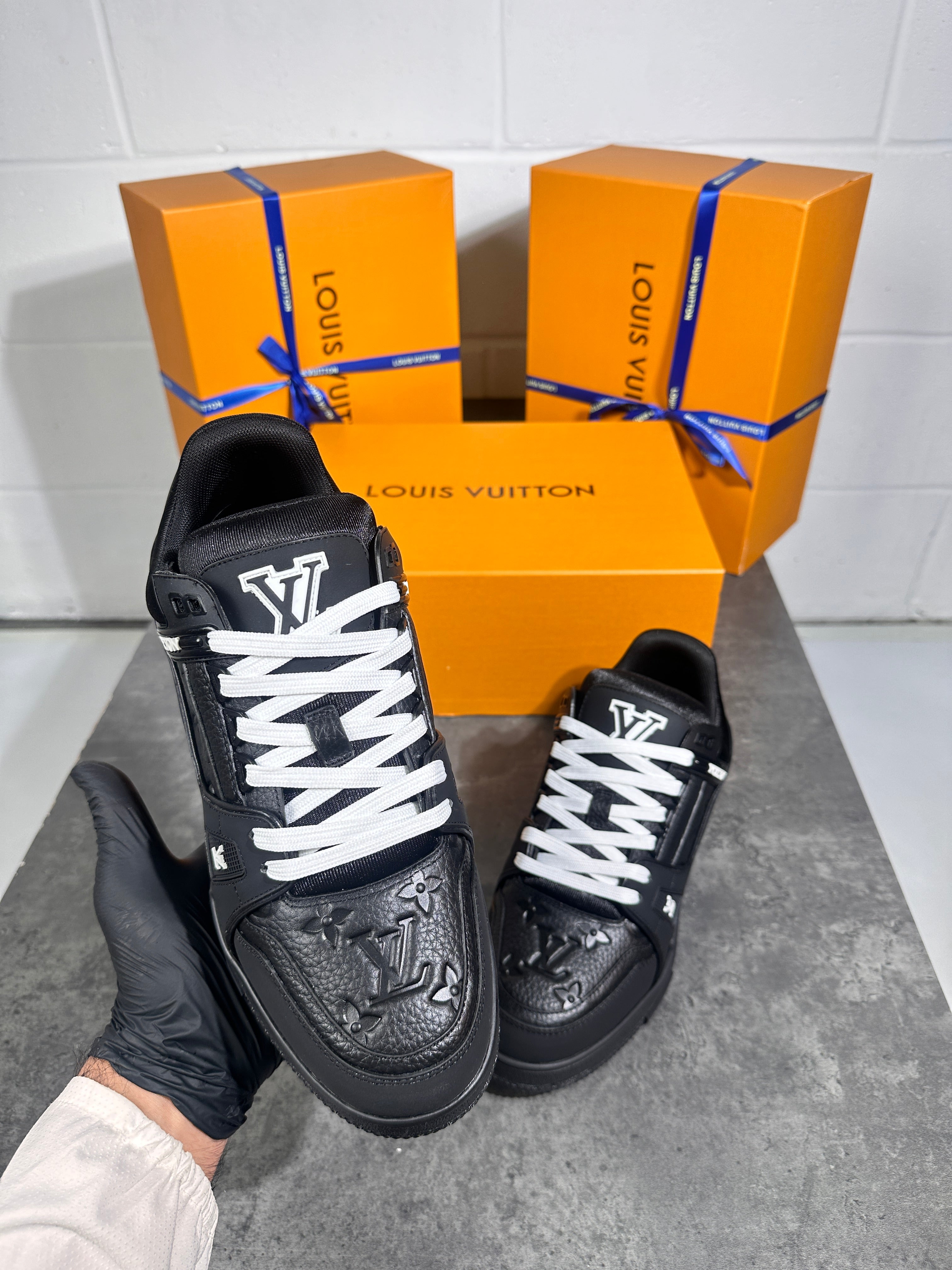 Lv full black trainers