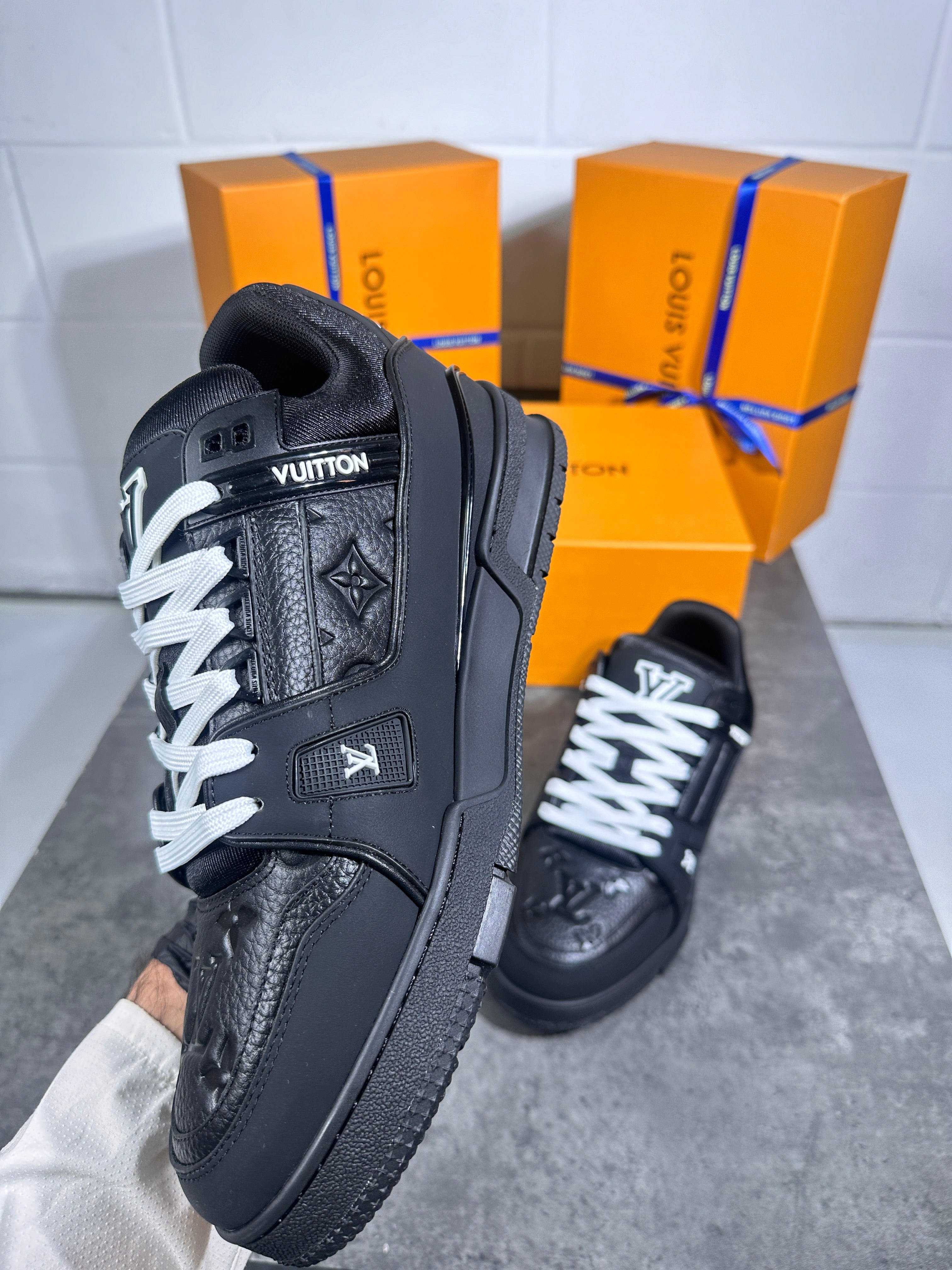 Lv full black trainers