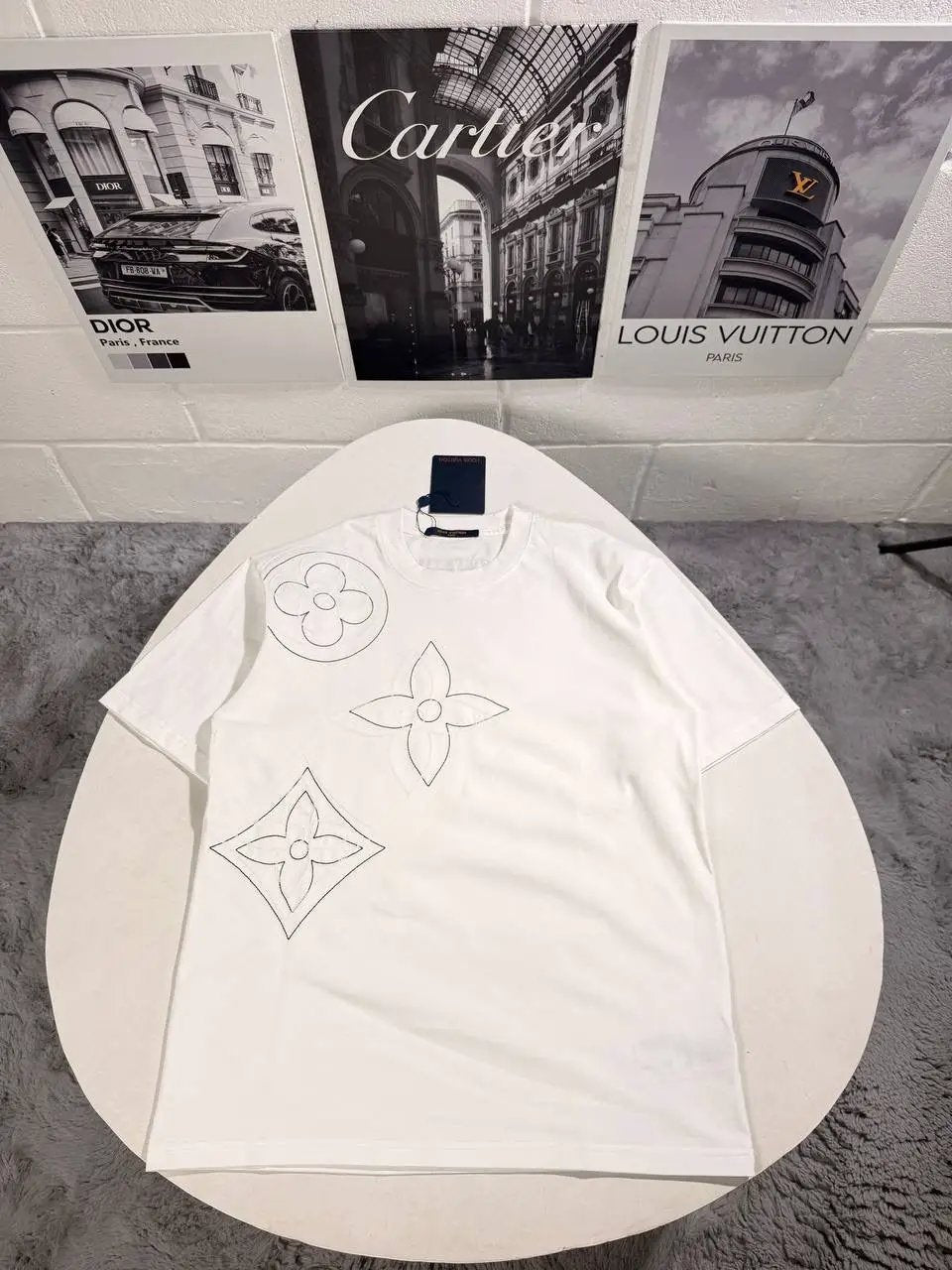 LVE EMBROIDERED TSHIRT Stock supplier