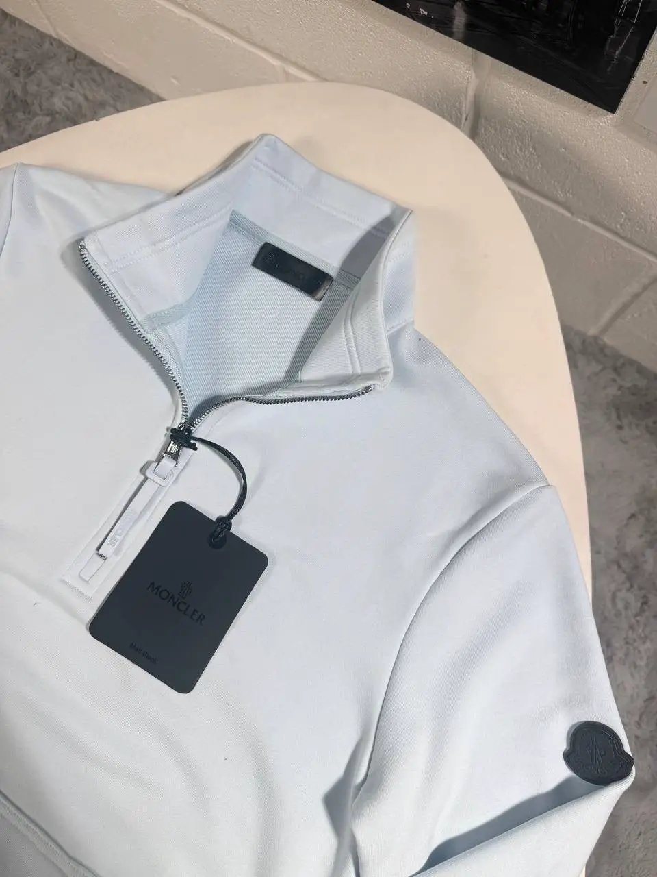 MNC QUARTER ZIP BLACK BADGE by Stock supplier