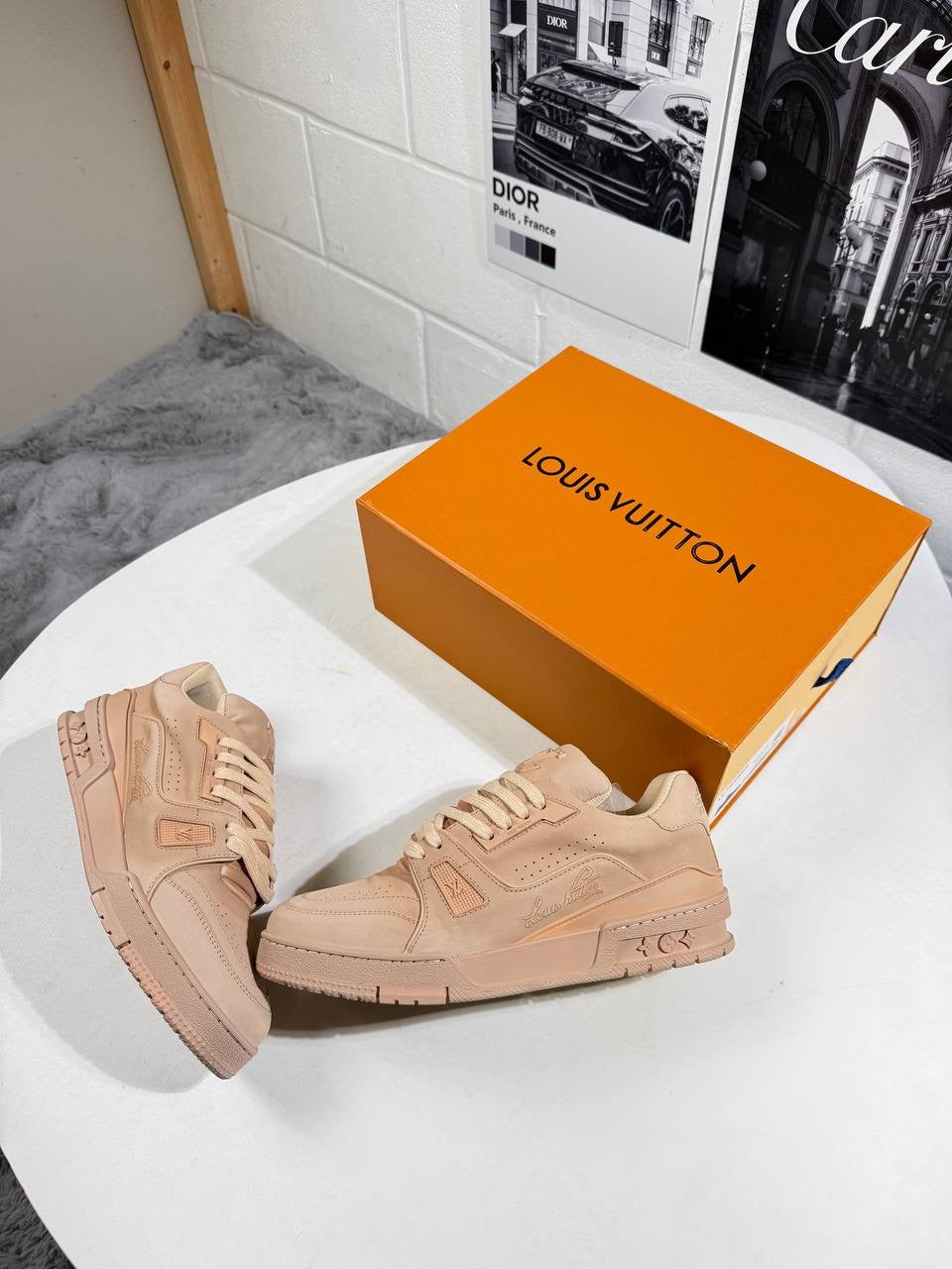 LVE DISTRESSED TRAINERS