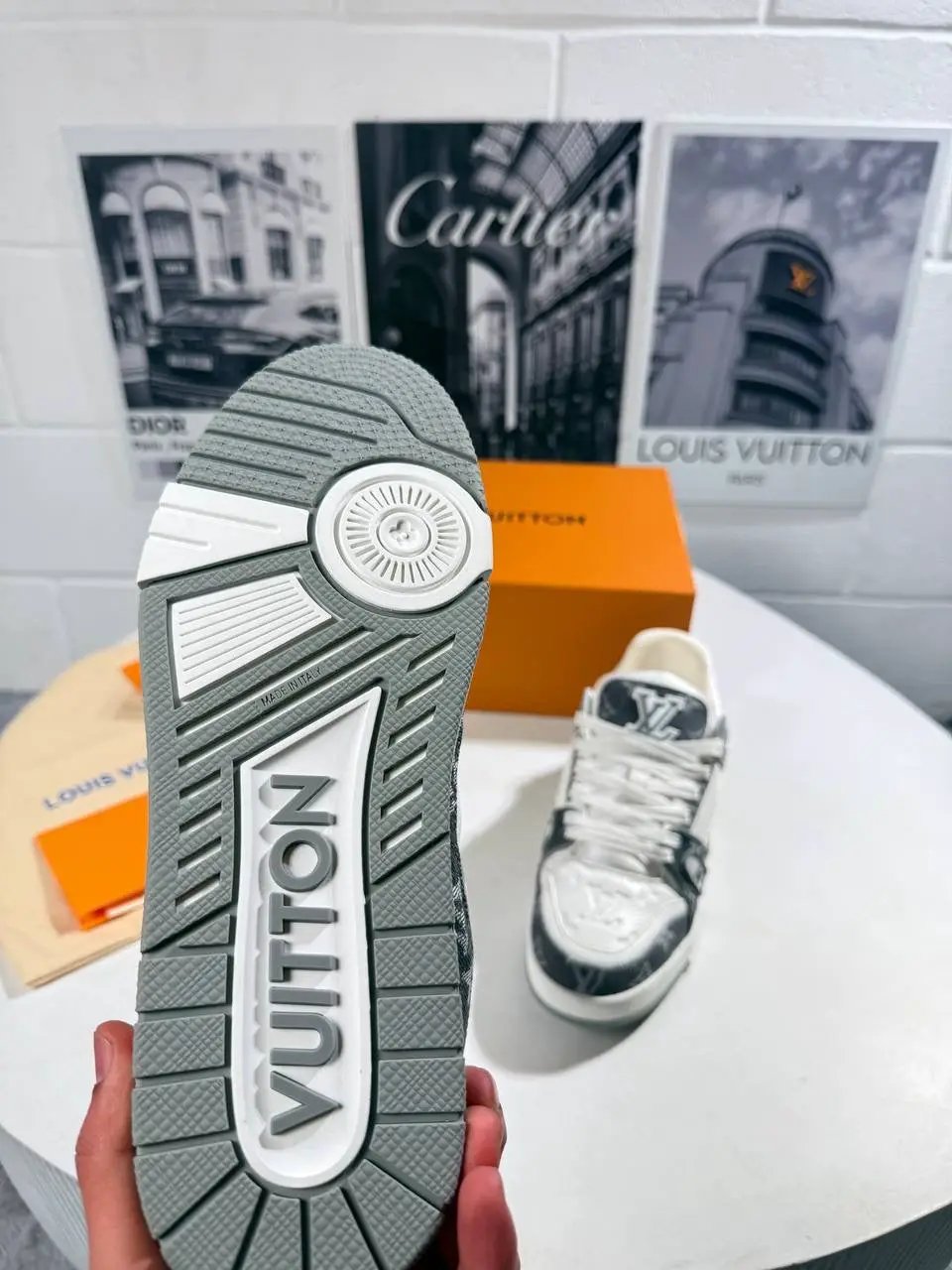 LVE TRAINERS GREY & WHITE Stock supplier