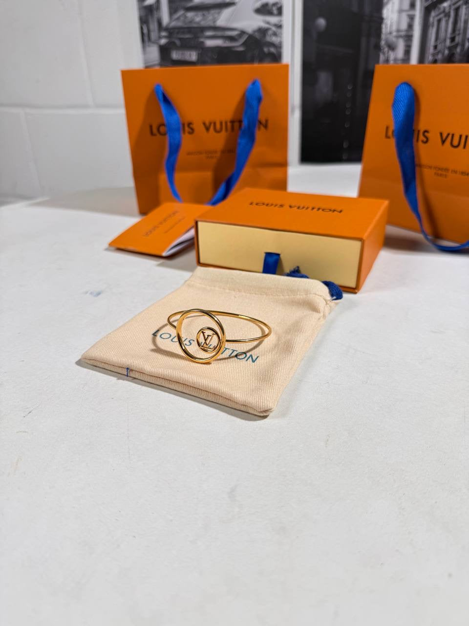 LVE LOOP BRACELET