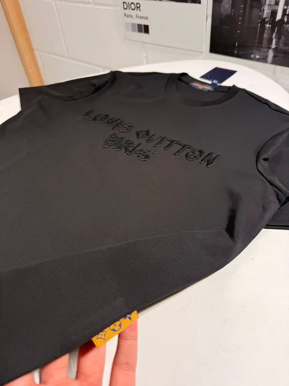 LVE EMBROIDERED TSHIRT Stock supplier