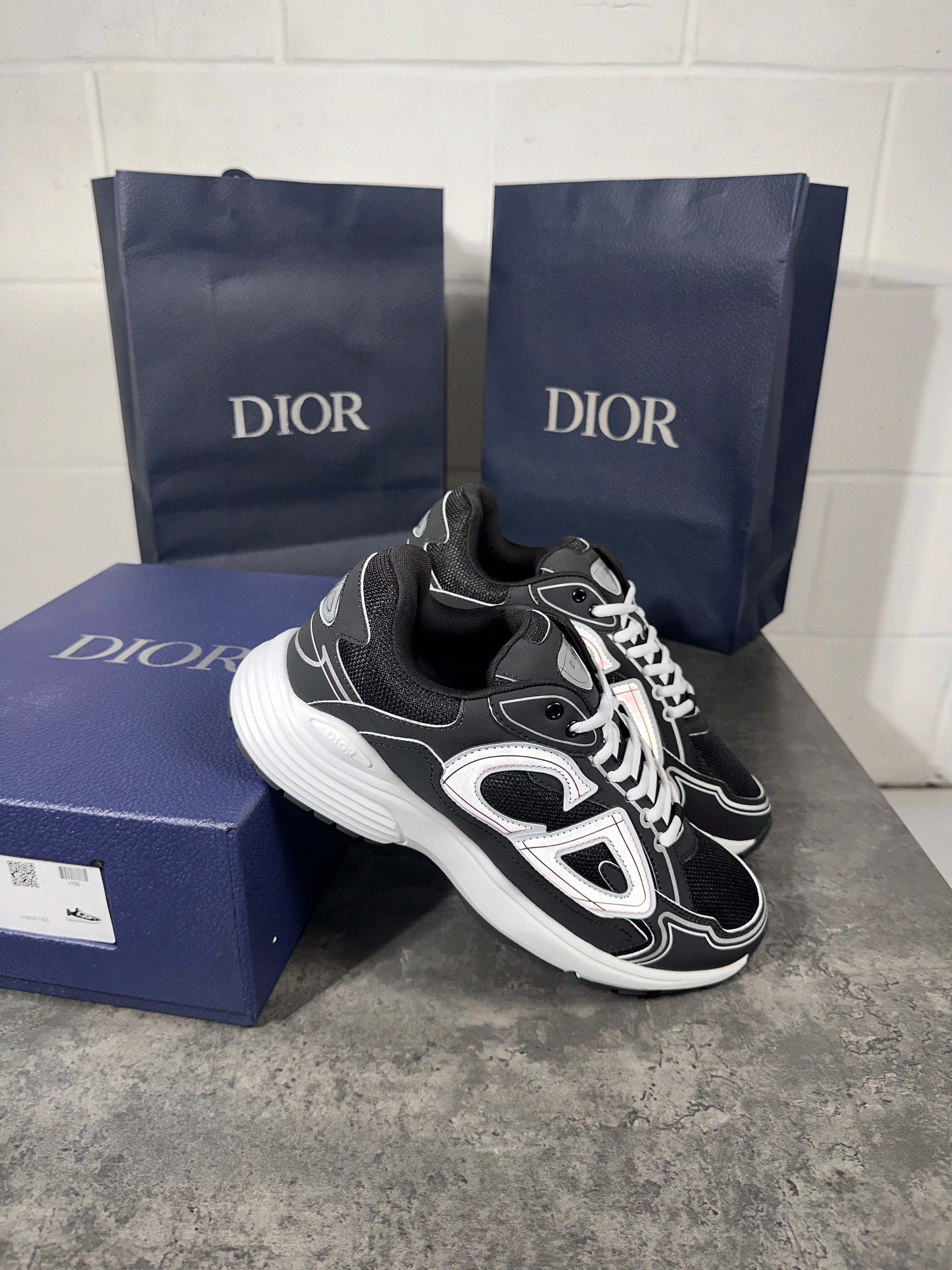 Dior b30 black & white