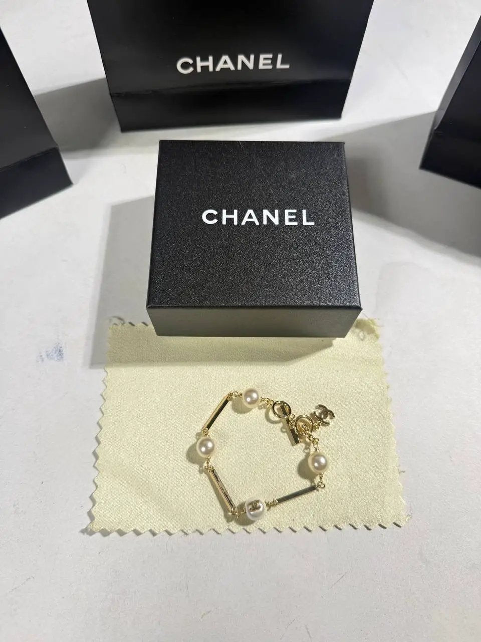 CHNL LOGO PEARL BRACELET by Stock supplier