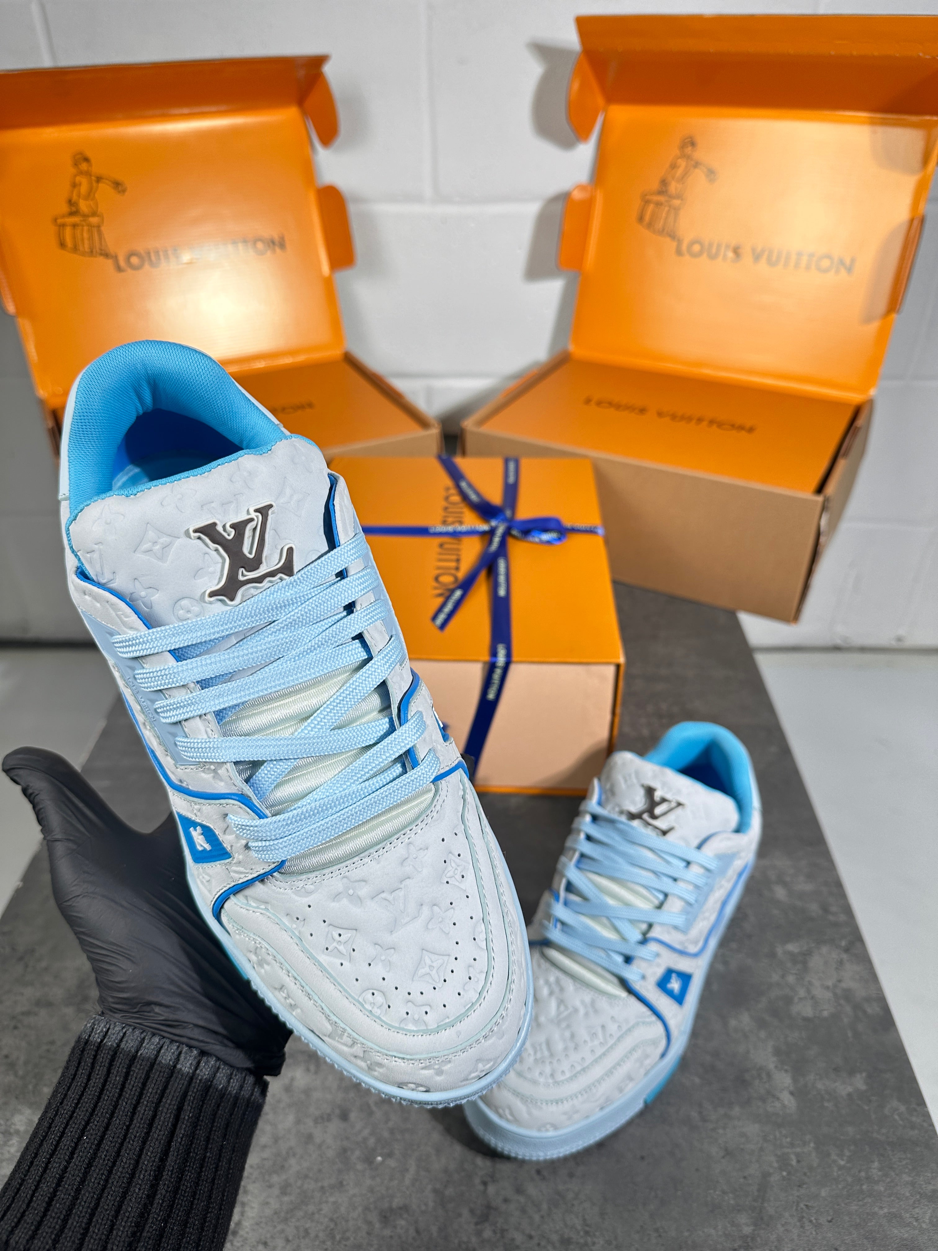 Lv baby blue logo trainers