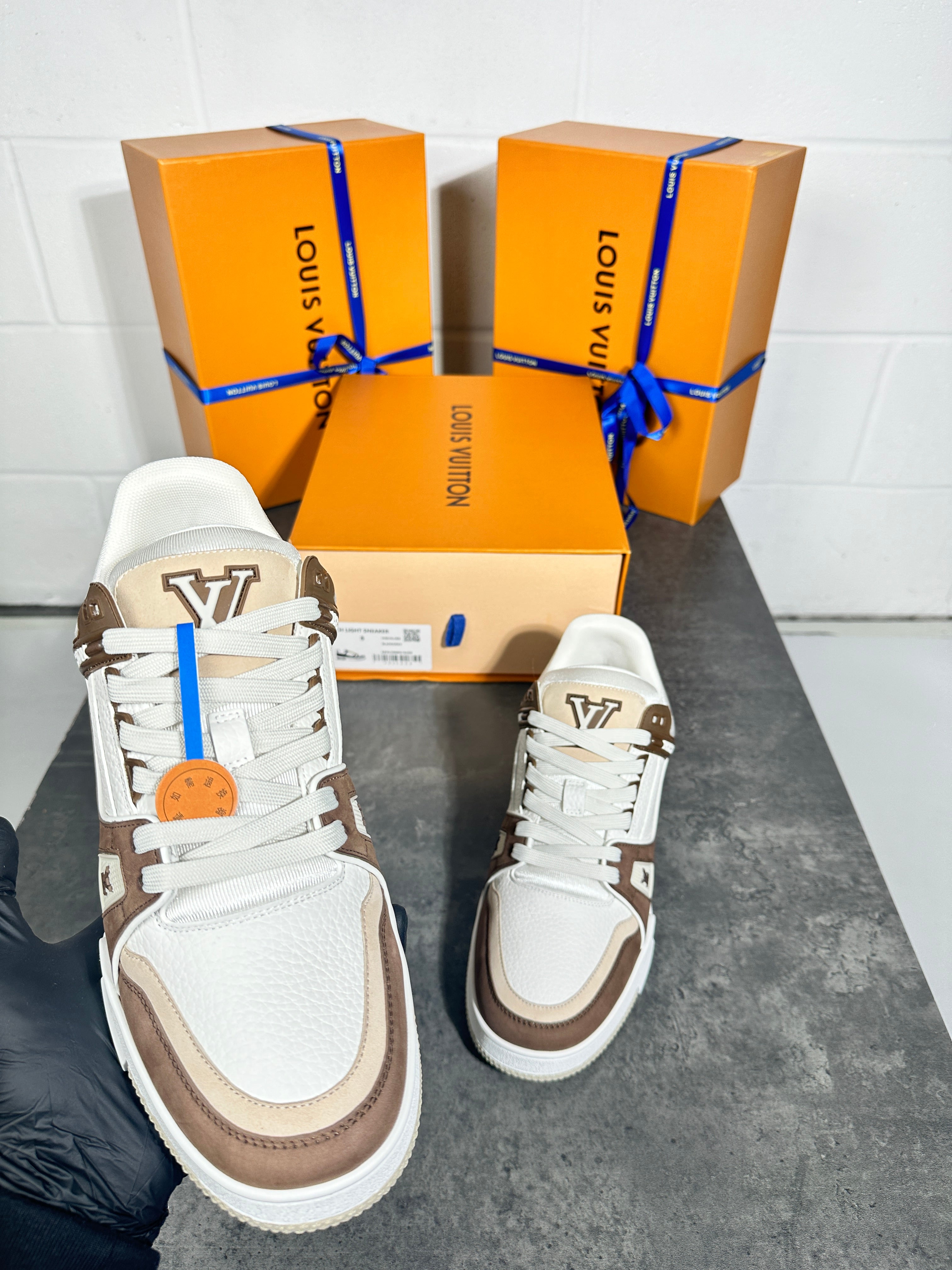 Lv trainers white n brown