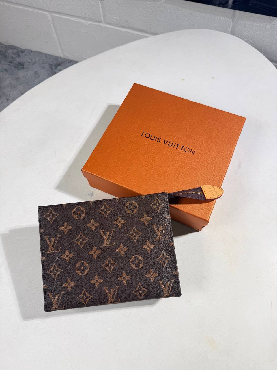 LVE MONOGRAM POUCH
