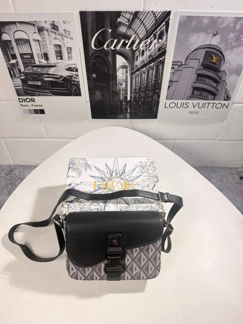 IOR MESSENGER BAG Stock supplier
