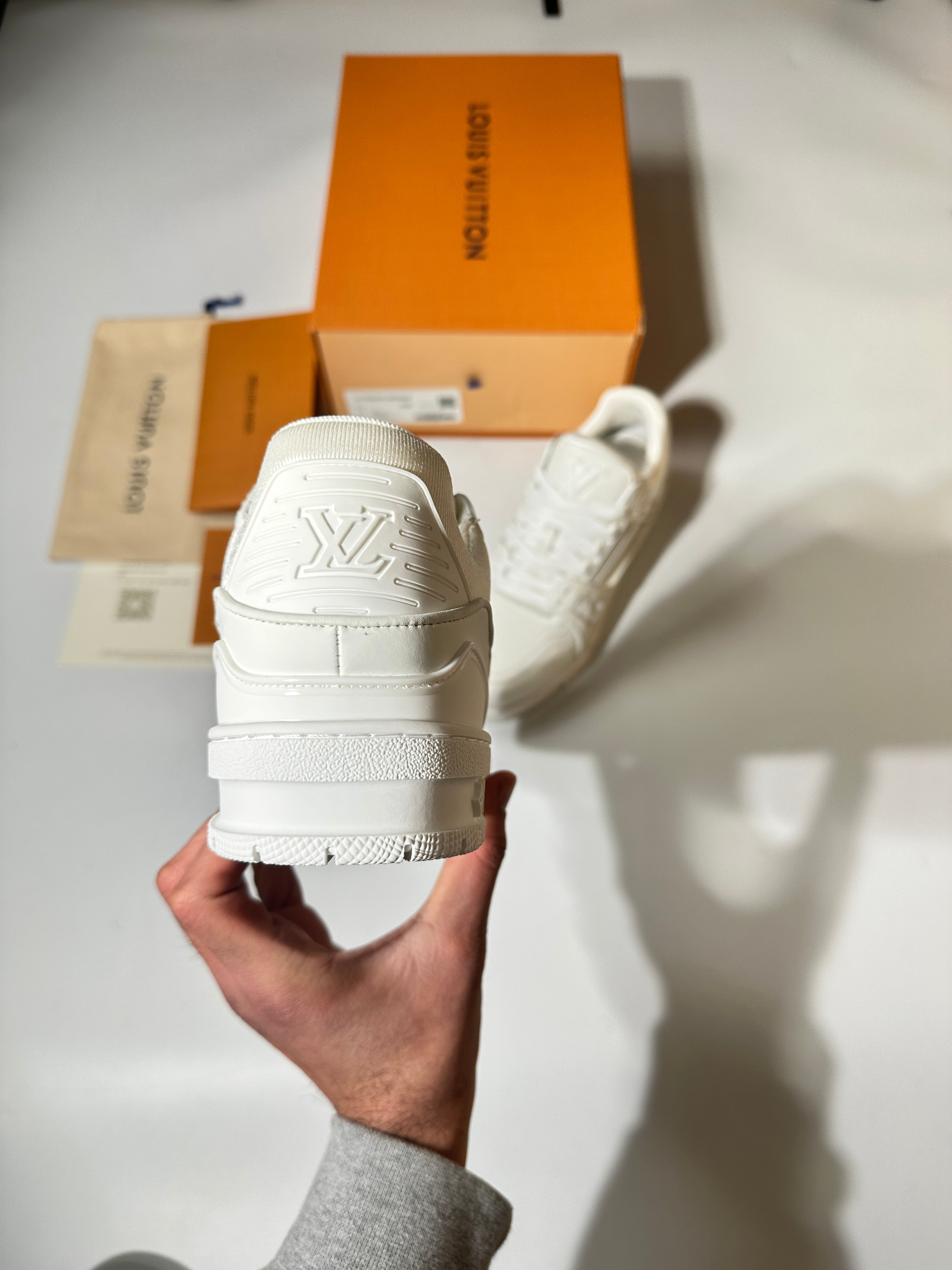 (pre-order)Louis Vuitton full white sneakers