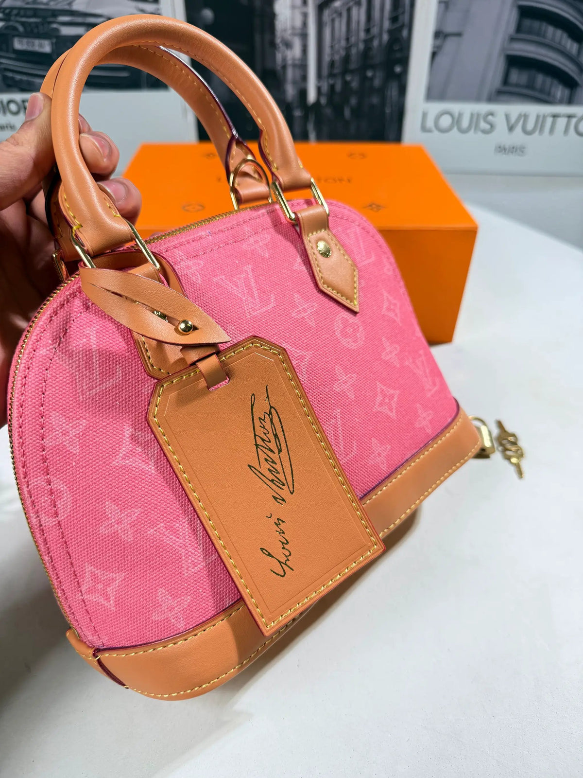 LVE ALMA BB BAG by Stock supplier