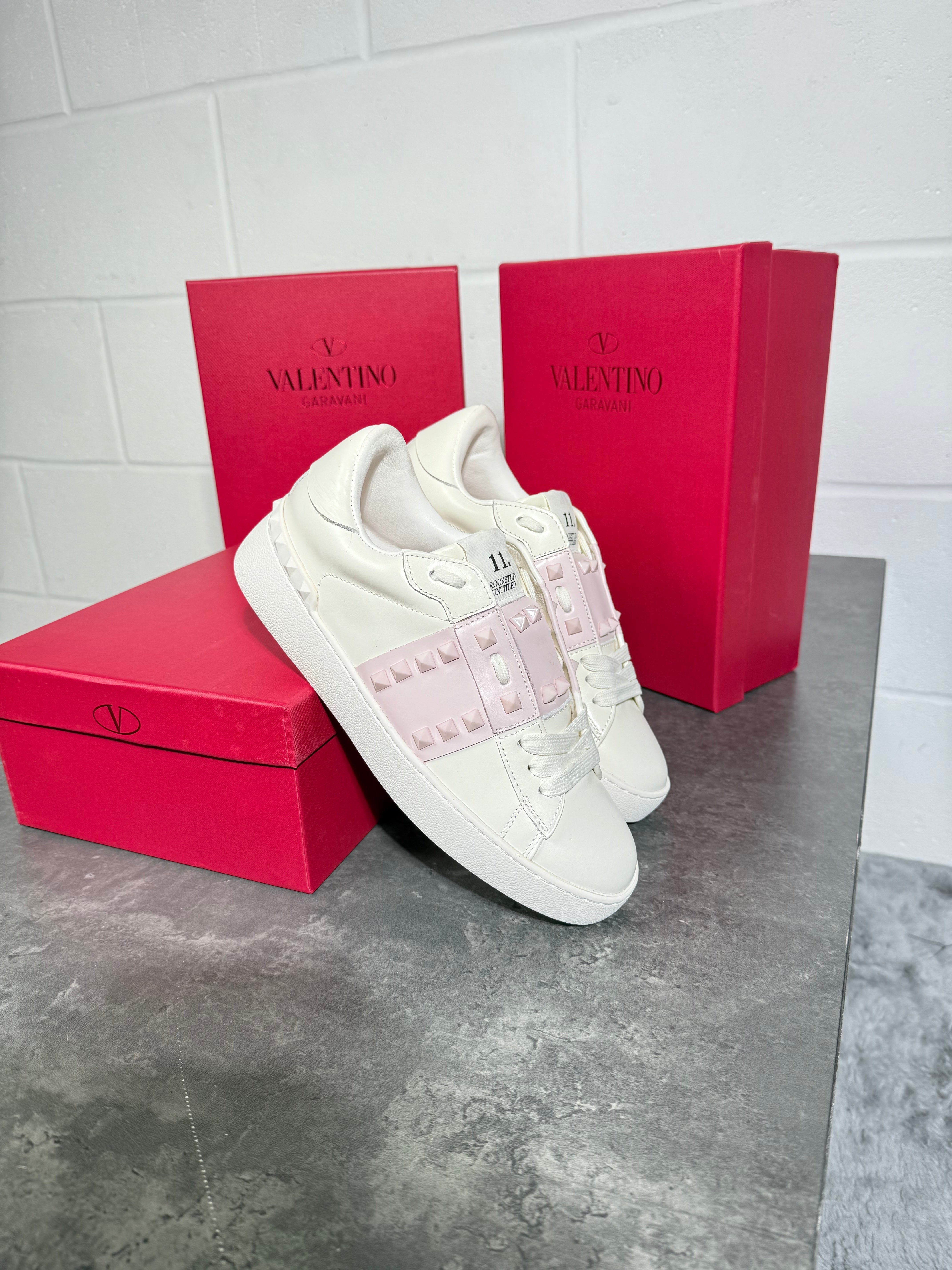 Ladies VLTN trainers pink n white