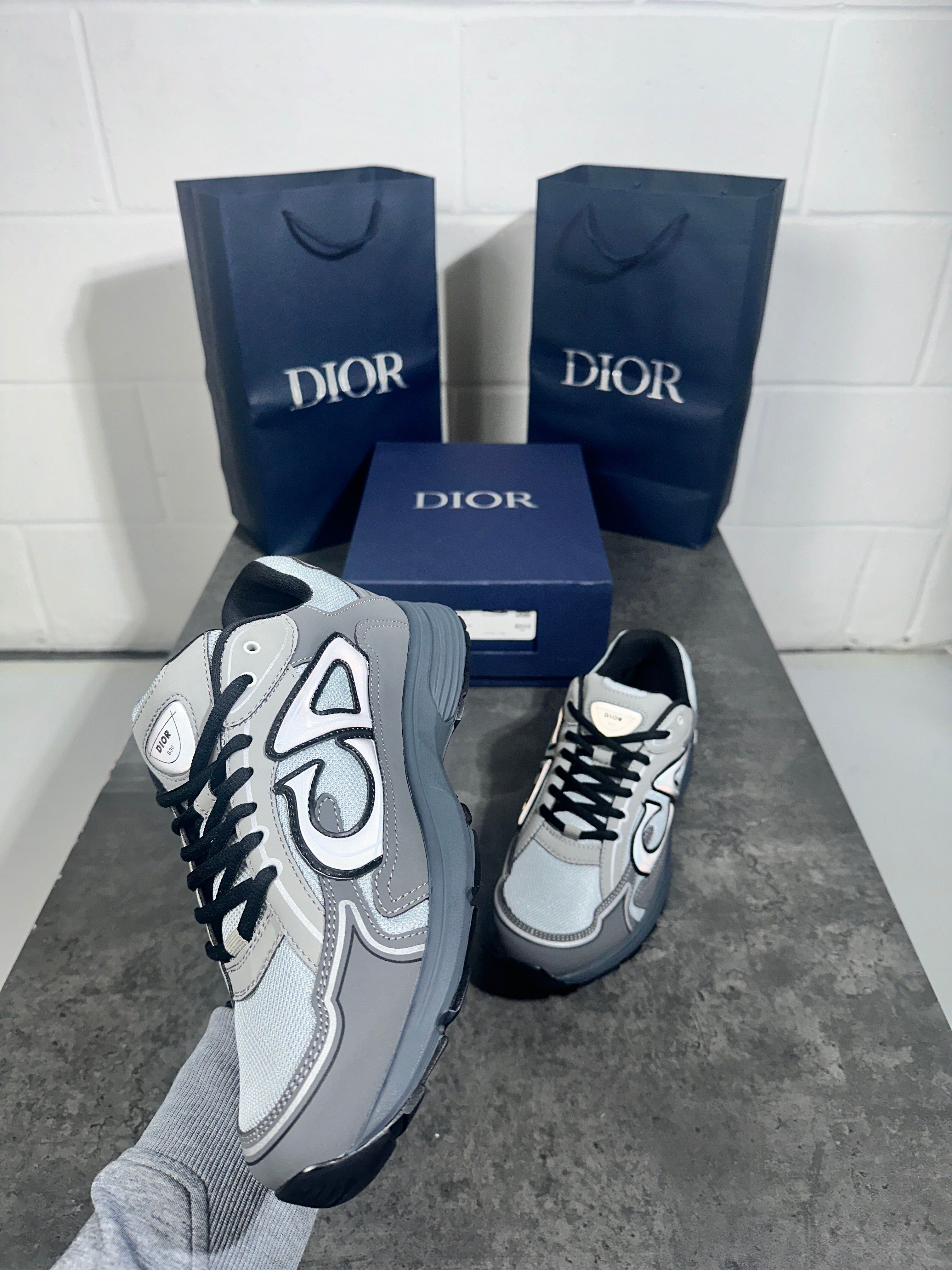 (pre-order)Dior - b30 grey and brown