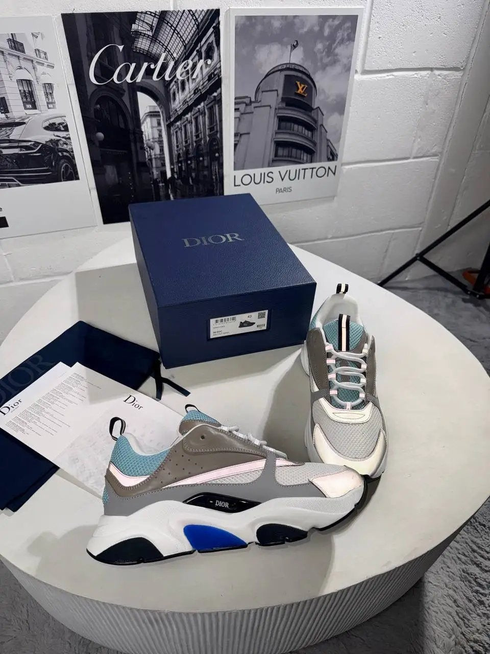 B22 BLUE & WHITE Stock supplier