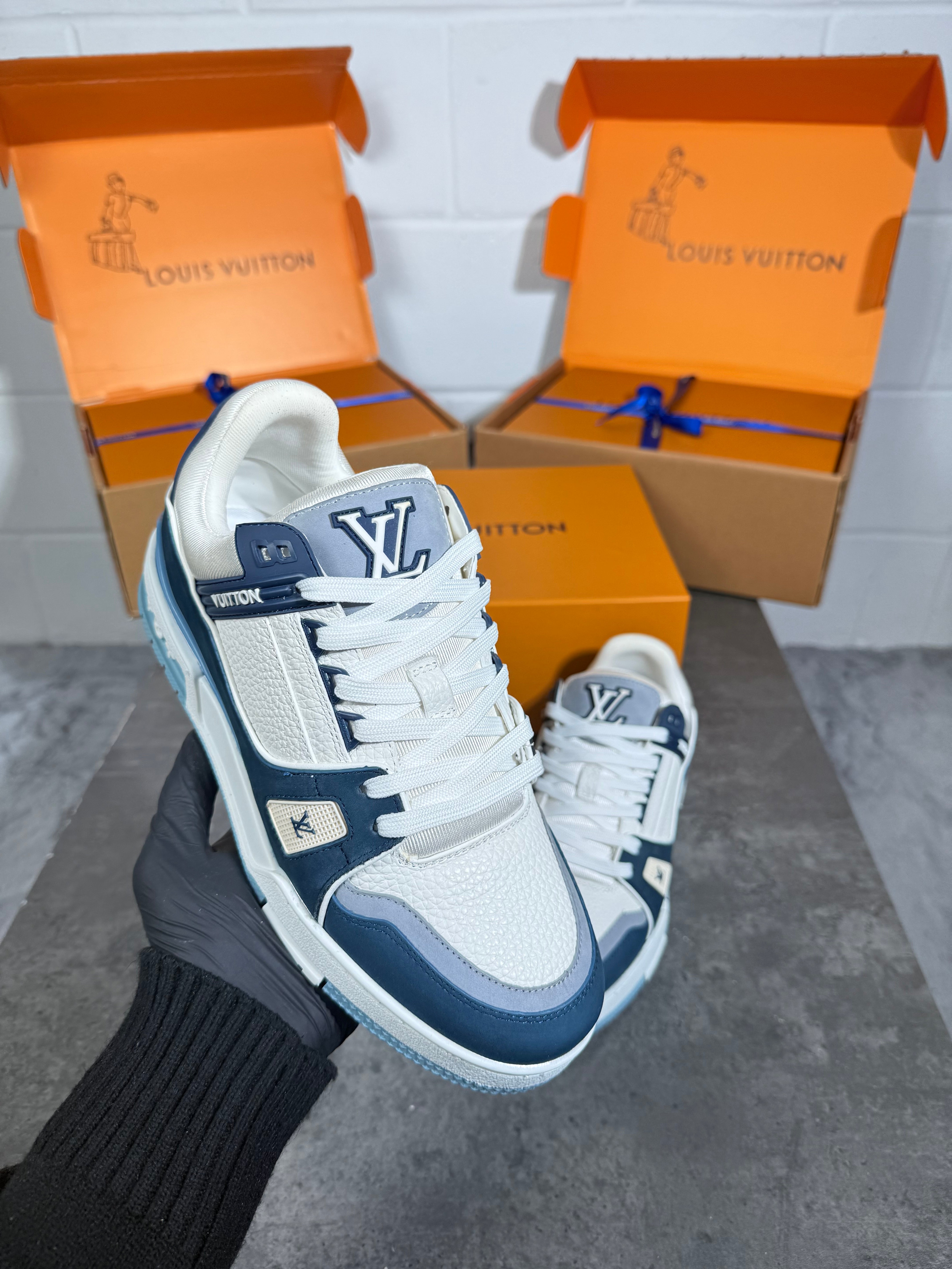 Lv trainers navy