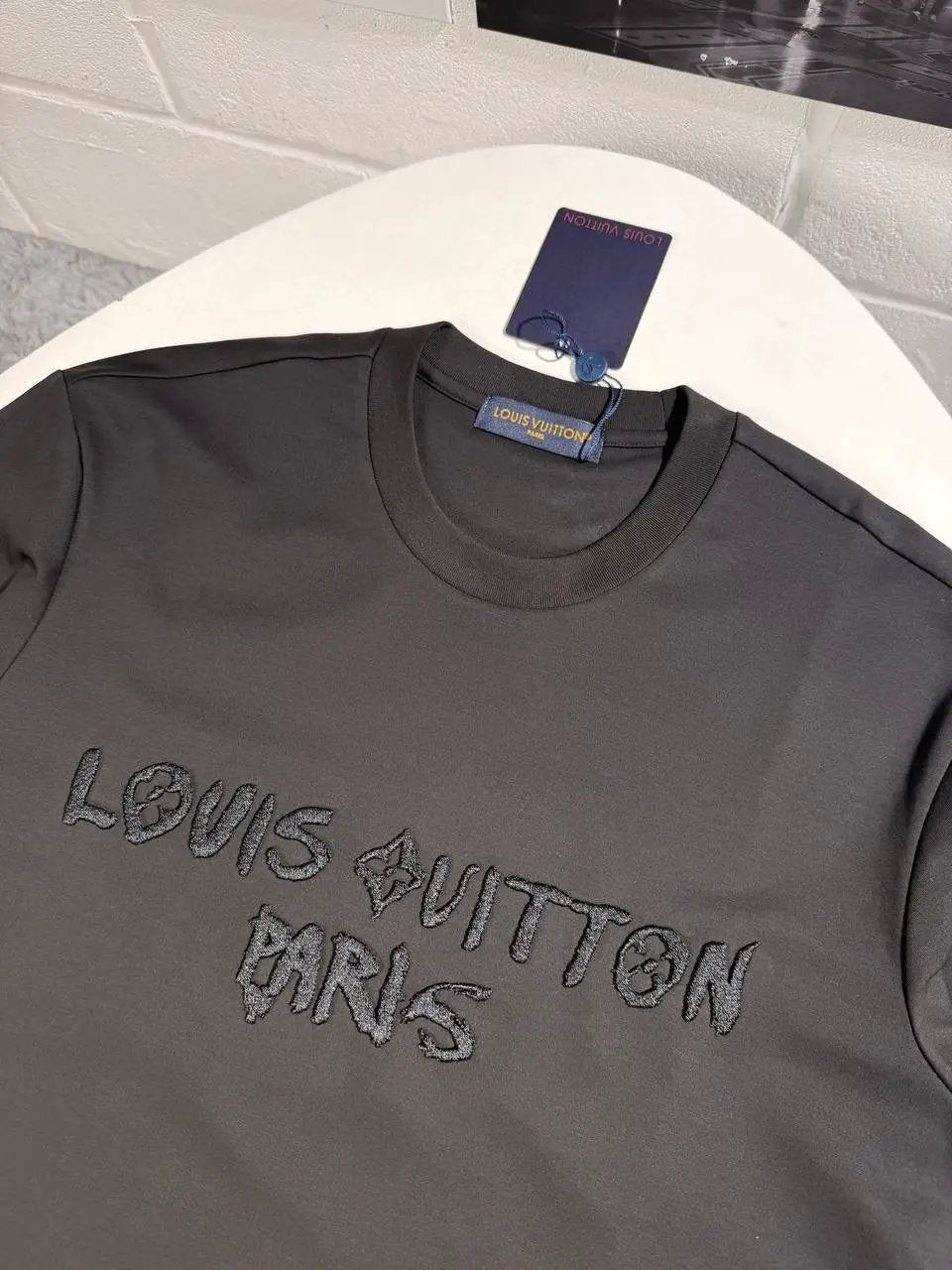 LVE EMBROIDERED TSHIRT Stock supplier