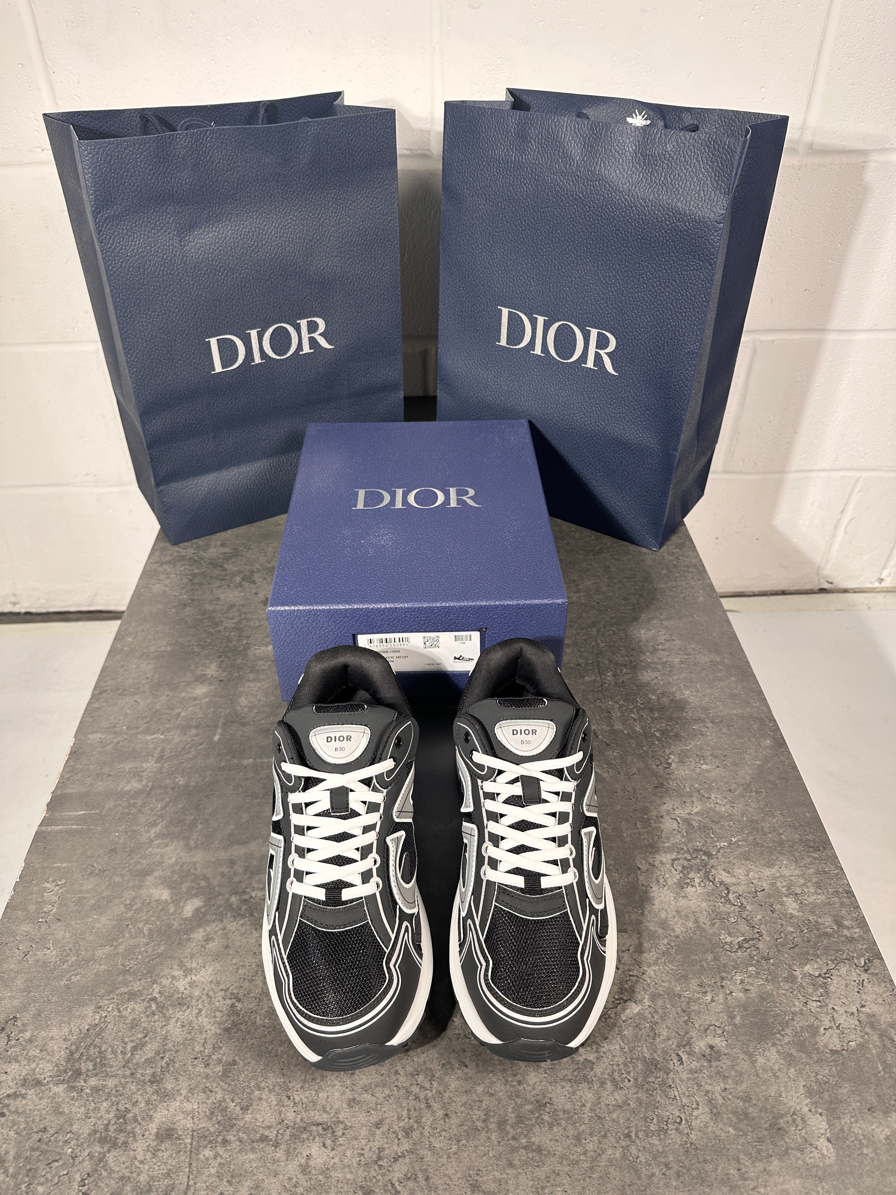 Dior b30 black & white