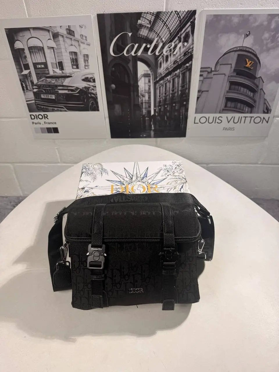 IOR MESSENGER BAG Stock supplier