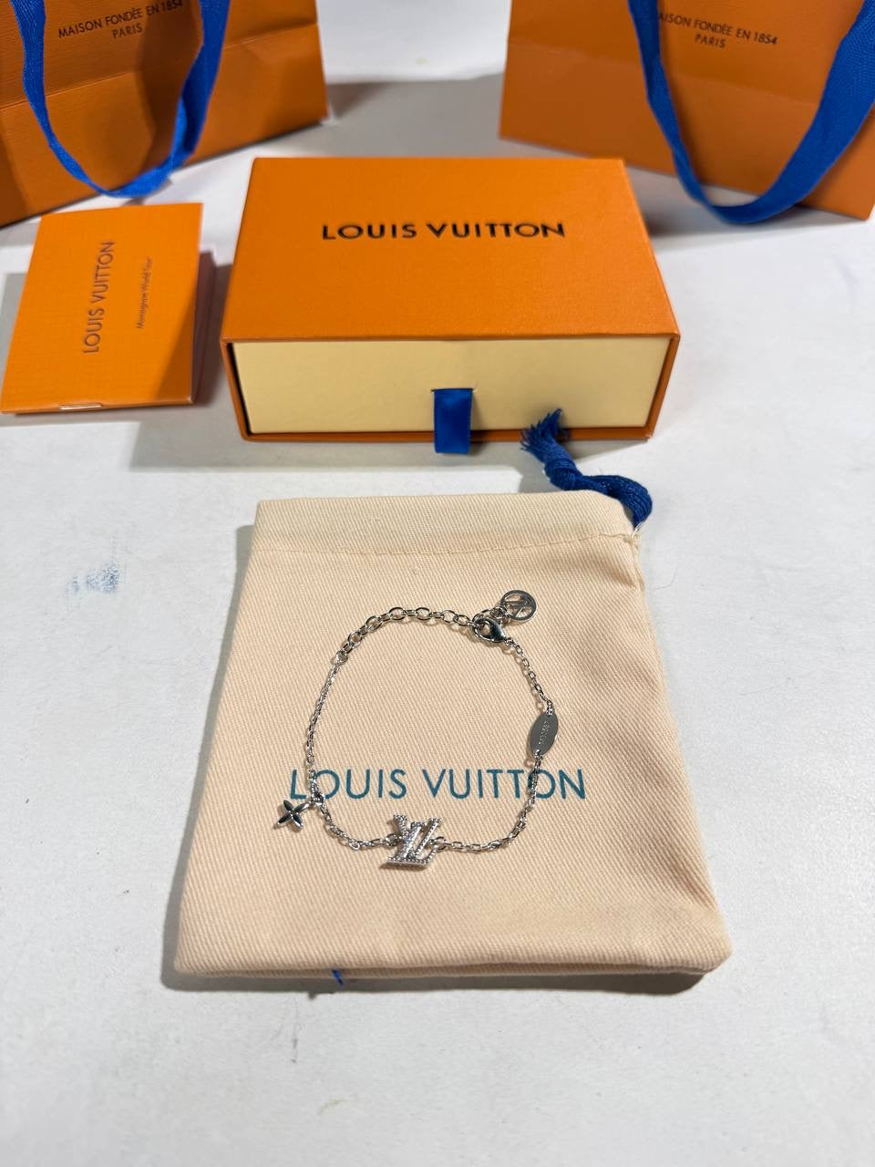 LVE ICONIC BRACELET SILVER